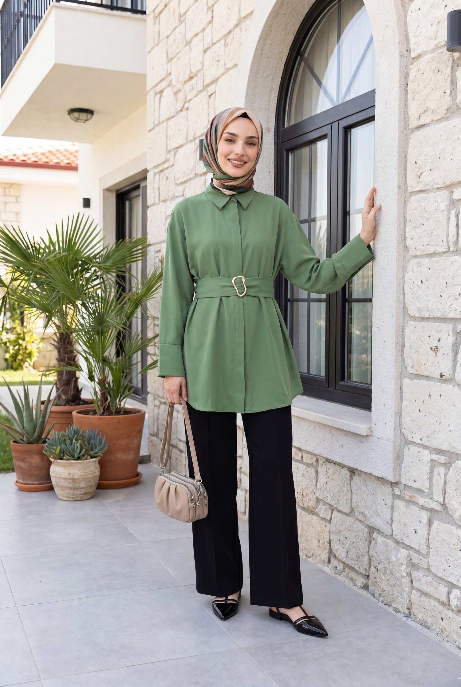 Duble Kumaş Beli Kuşaklı Bol Paça Pantolon -Siyah