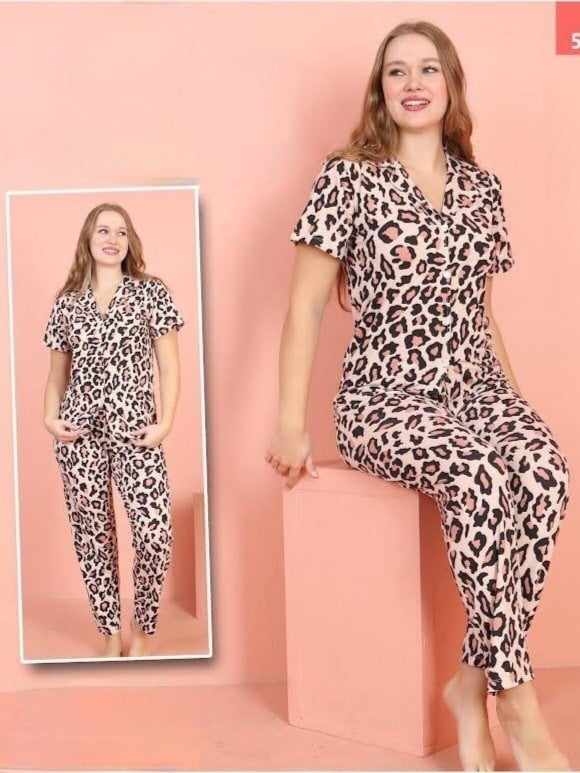 Düğmeli Desenli Milan Kumaş Kısa Kollu Pijama Takımı -Pudra