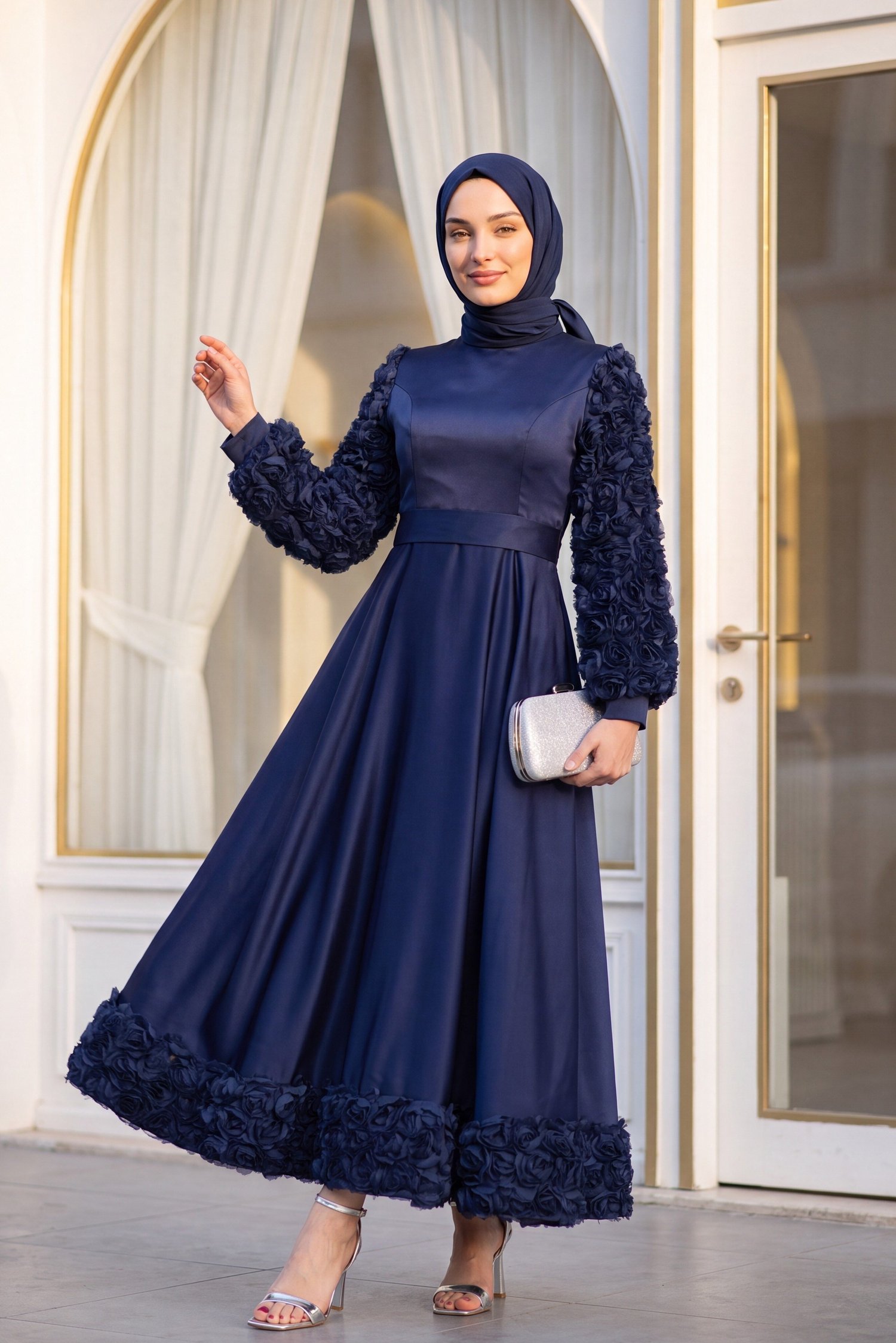 Eteği Ve Kolları Gül Detaylı Saten Abiye -Laci