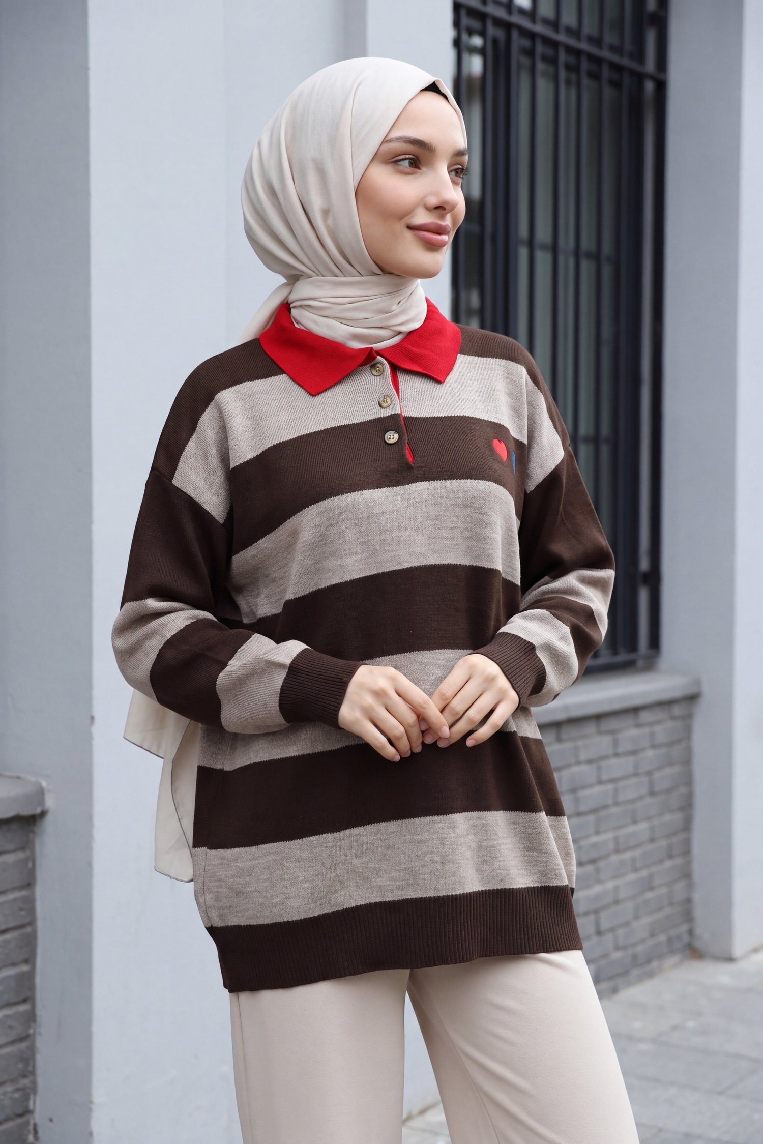 Gömlek Yaka Düğmeli Kalp Nakışlı Triko Tunik  -Vizon