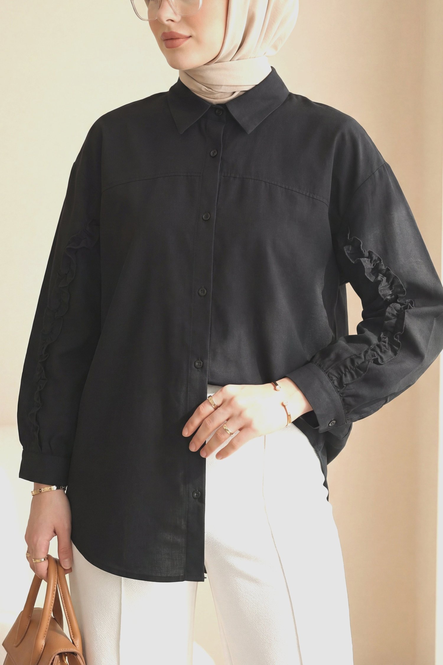 Kolları Fırfırlı Düğmeli Poplin Gömlek -Siyah