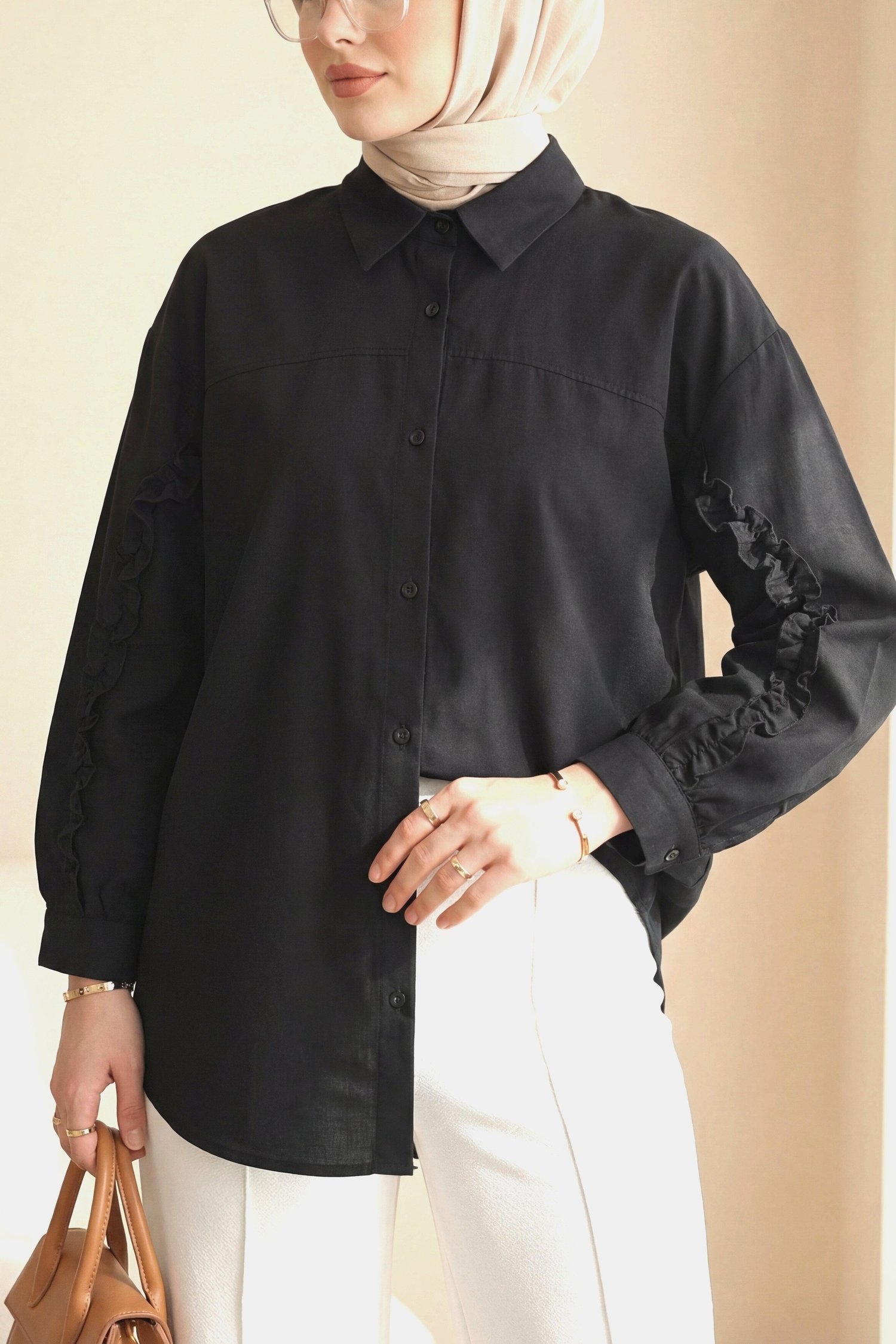 Kolları Fırfırlı Düğmeli Poplin Gömlek -Siyah
