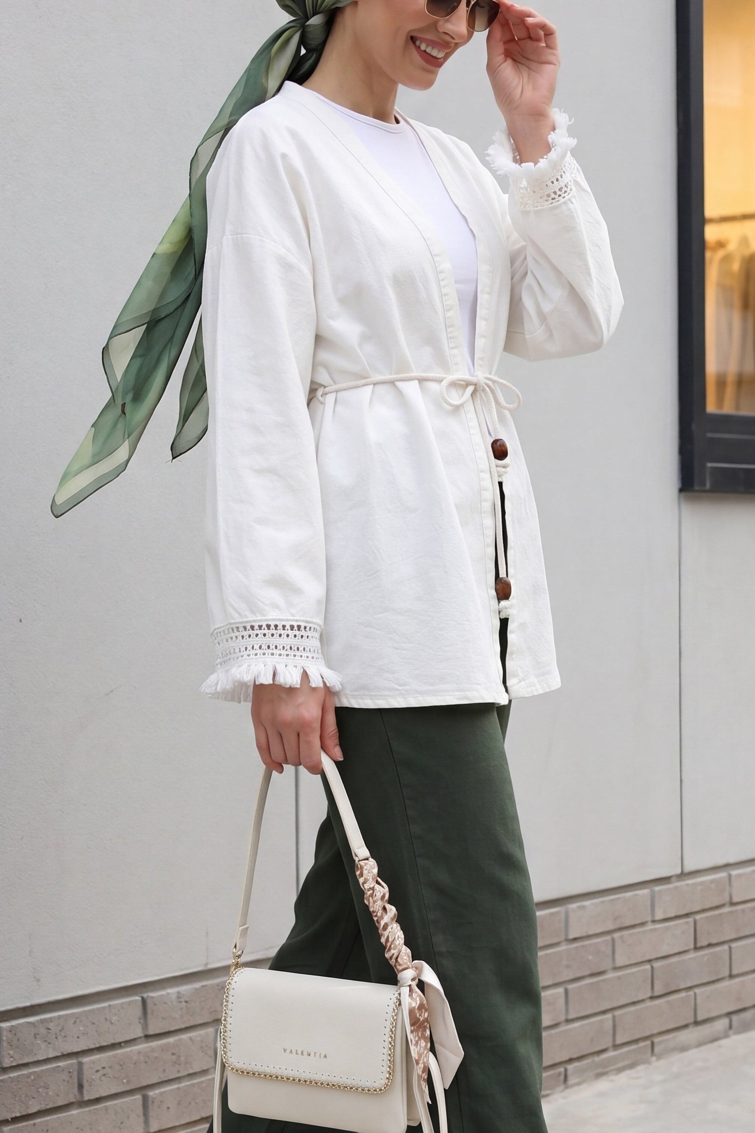 Kolları Püsküllü Beli Kemerli Keten Kimono -Ekru