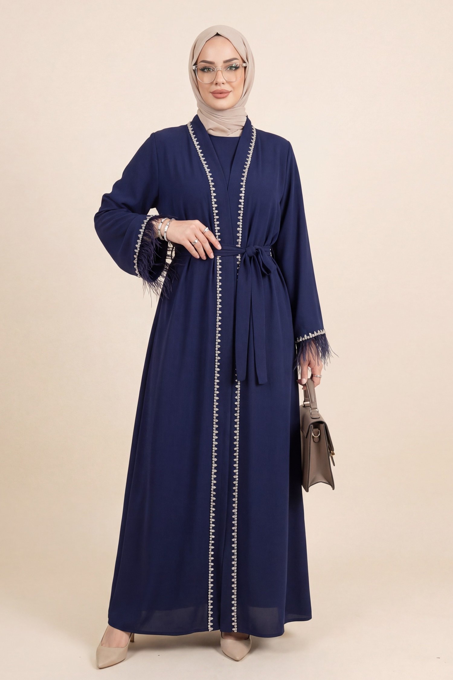 Kolu Tüylü Sıralı Taş Detaylı Kemerli Abaya  -Laci