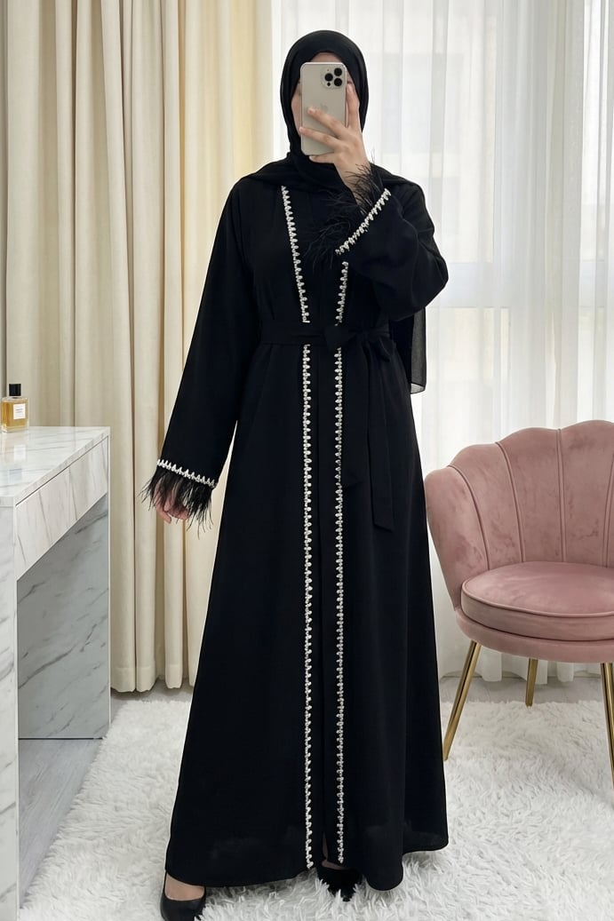 Kolu Tüylü Sıralı Taş Detaylı Kemerli Abaya -Siyah
