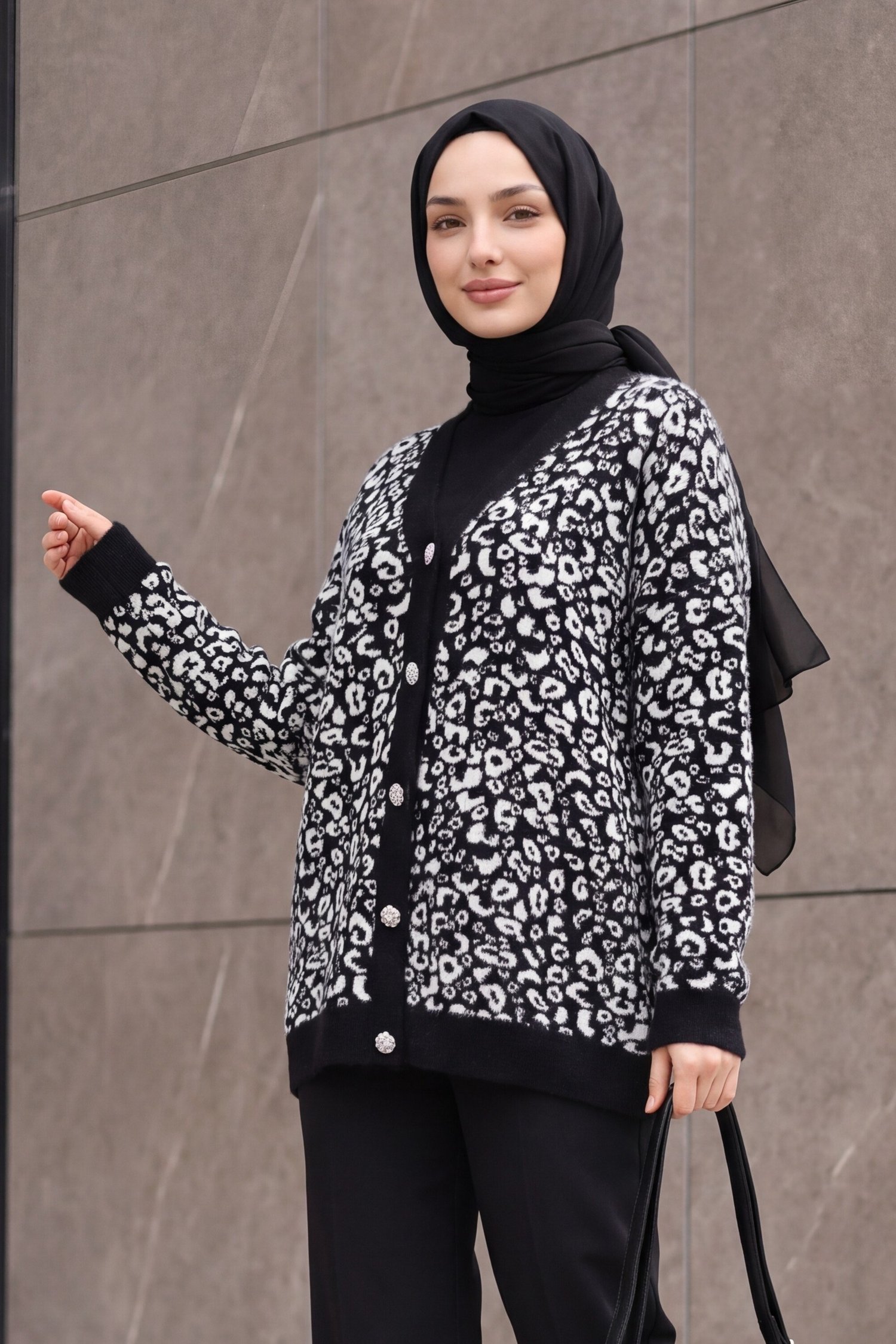 Leopar Desen Düğmeli Oversize Sakallı Triko Hırka -Siyah
