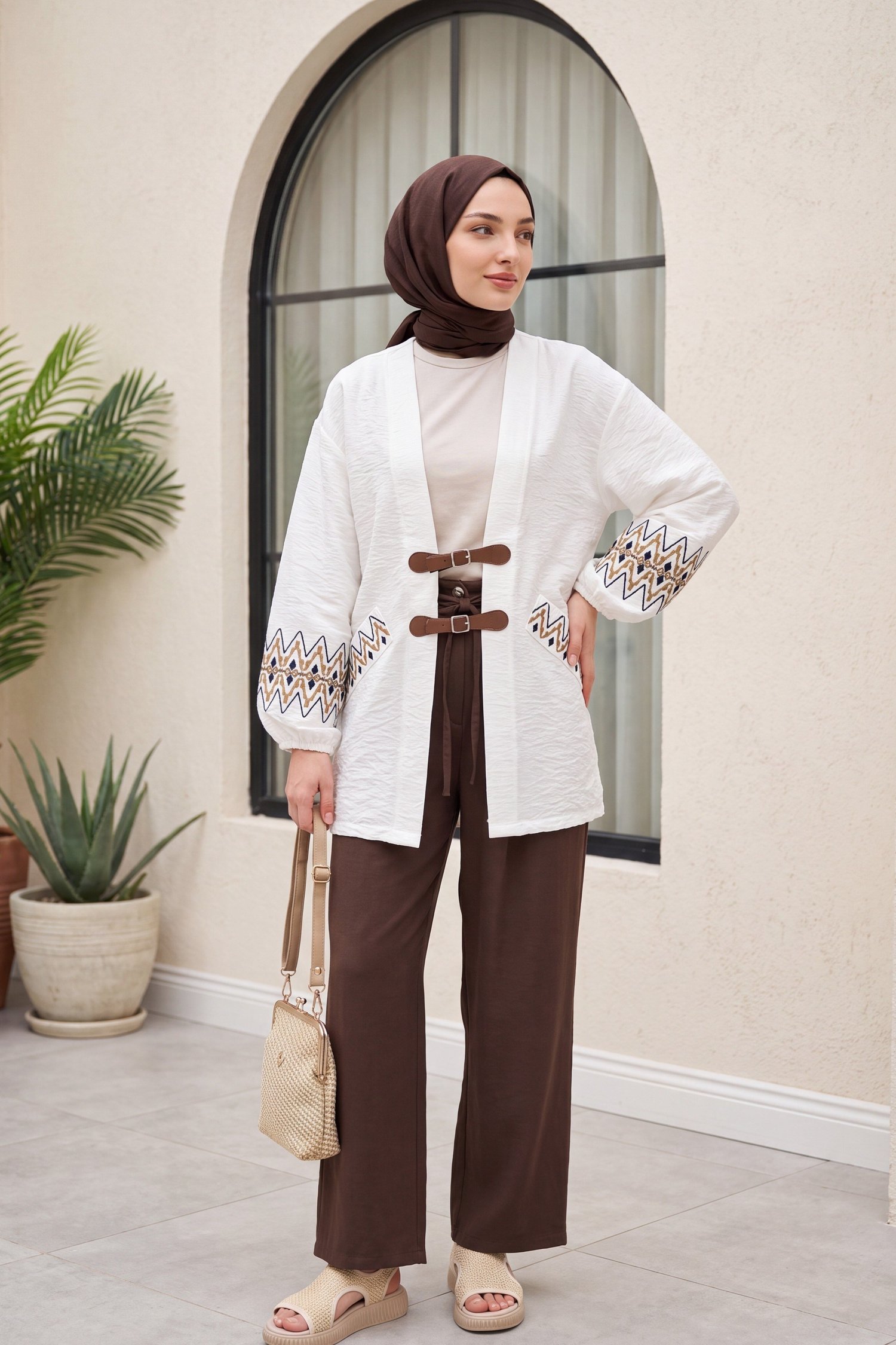Nakışlı Kolu Lastikli Kemer Detaylı Keten Kimono  -Beyaz