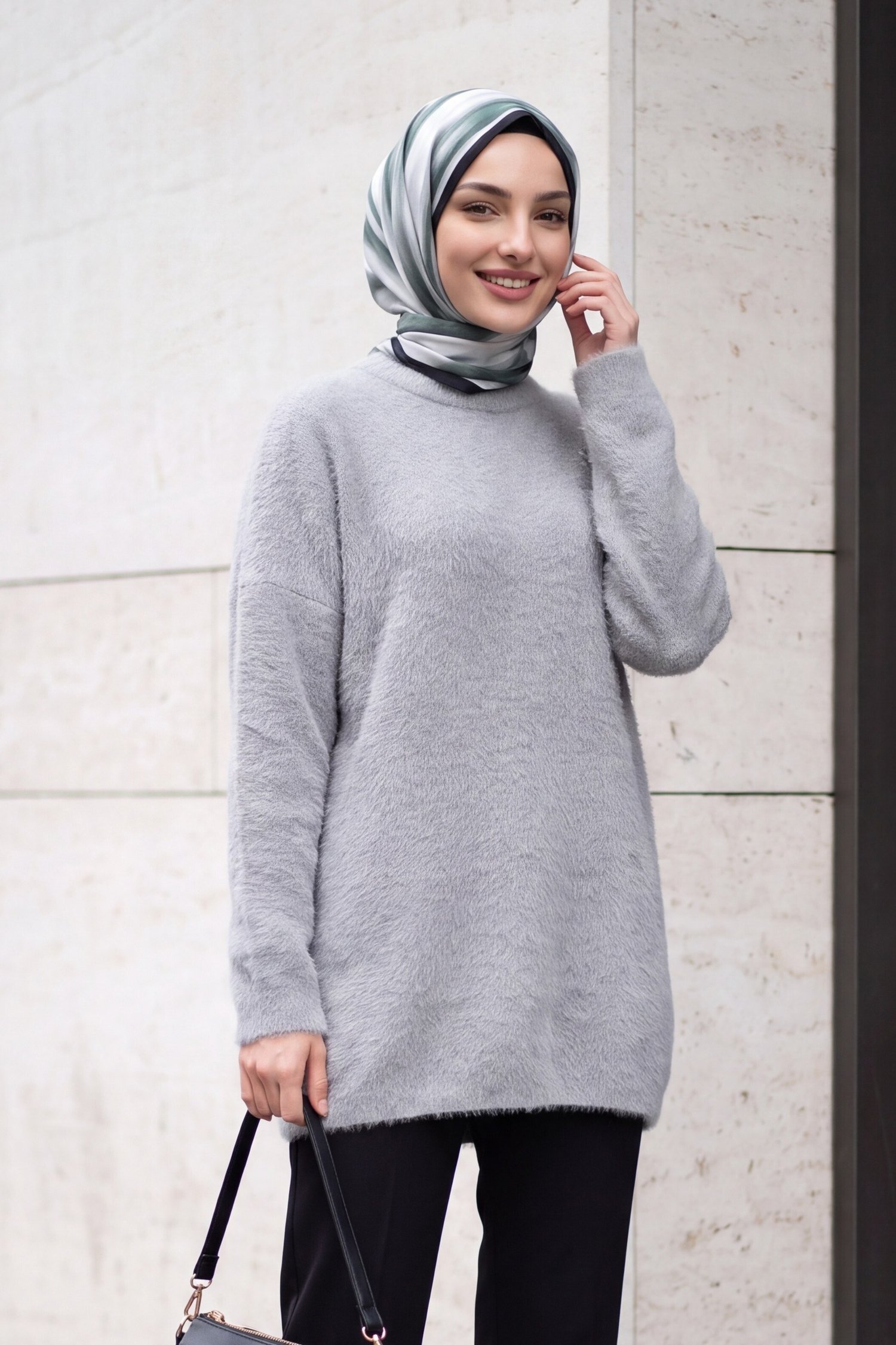 Omuzu Taş Detaylı Yumoş Triko Tunik -Gri