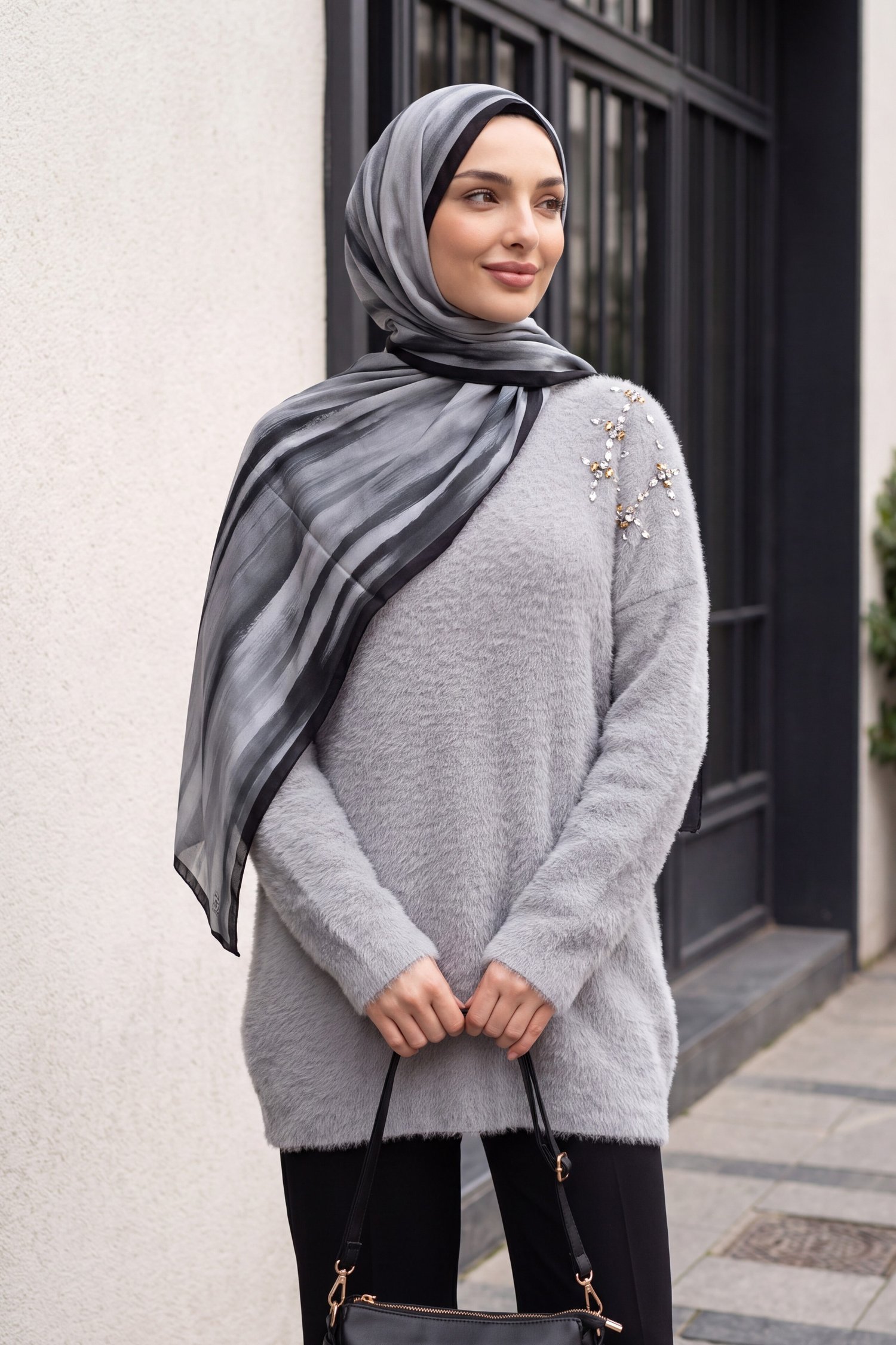 Omuzu Taş Detaylı Yumoş Triko Tunik -Gri