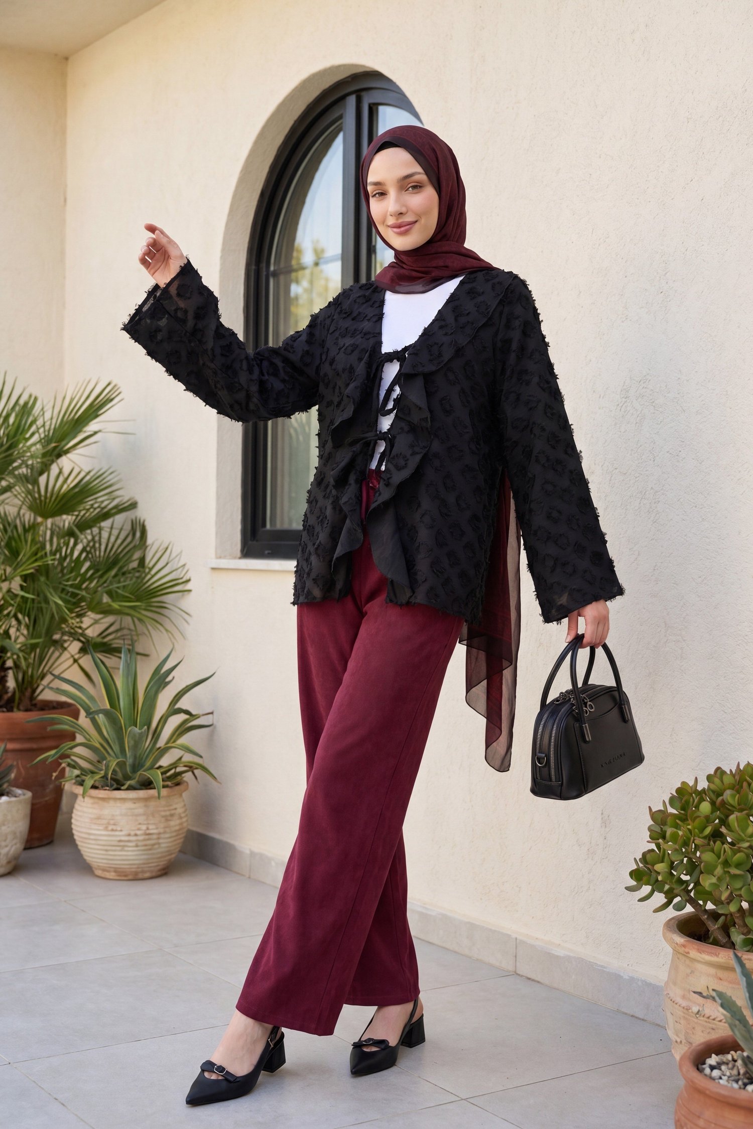 Önü Bağlamalı Fırfırlı Püsküllü Jakar Kimono  -Siyah