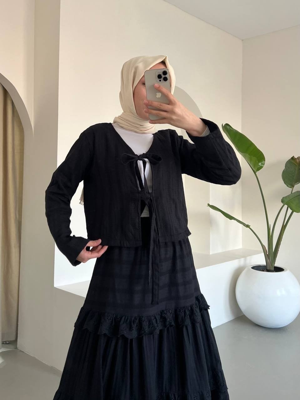 Önü Bağlamalı Fistolu Etekli Takım -Siyah