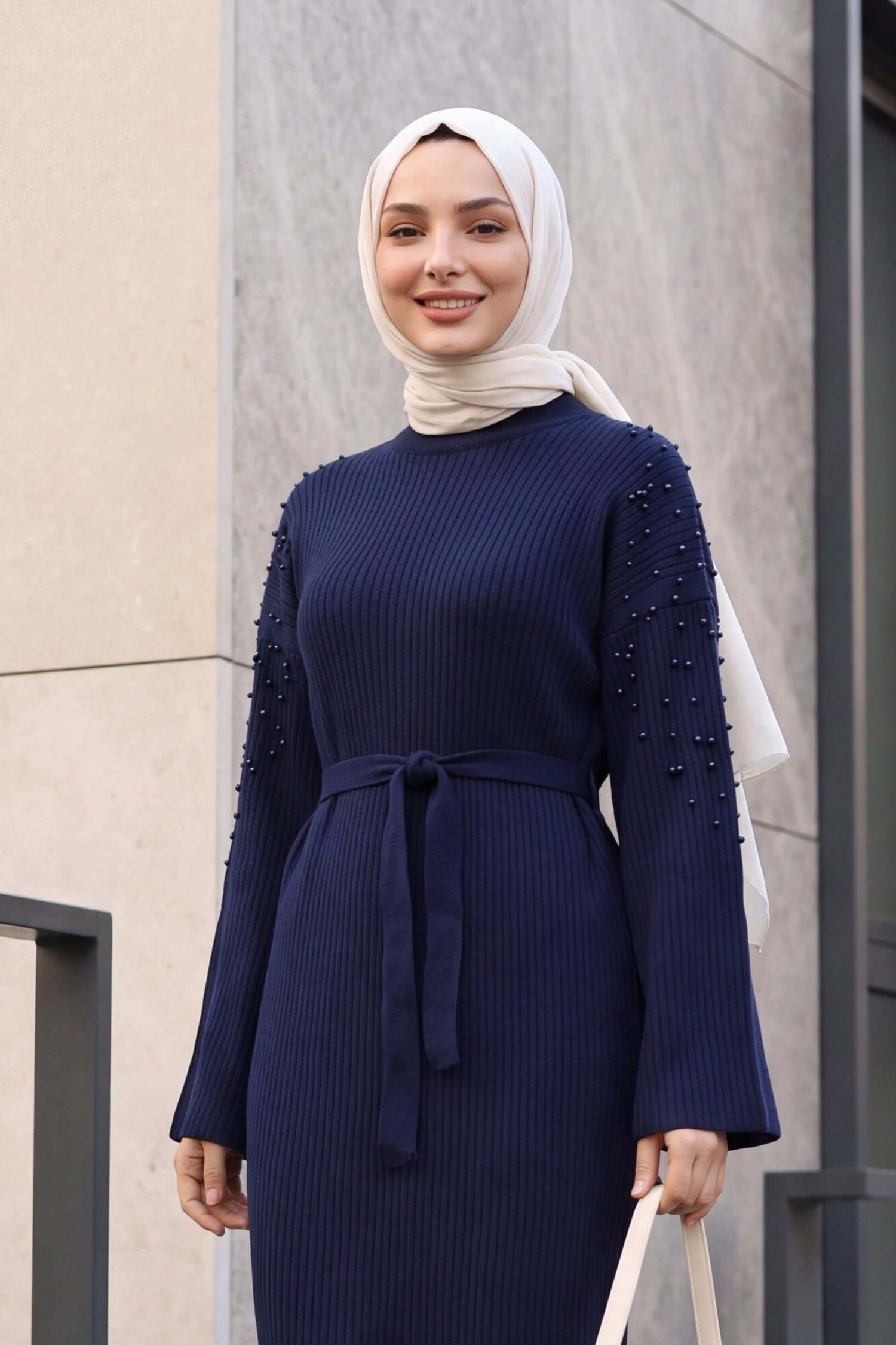 Önü Serpme İncili Fitilli Kemerli Triko Elbise -Lacivert