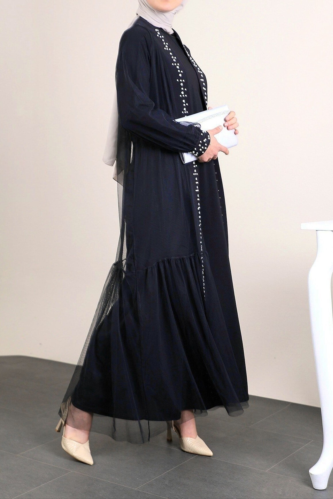 Önü Taş Ve İnci Detaylı Beli Bağcıklı İkili Abaya -Laci