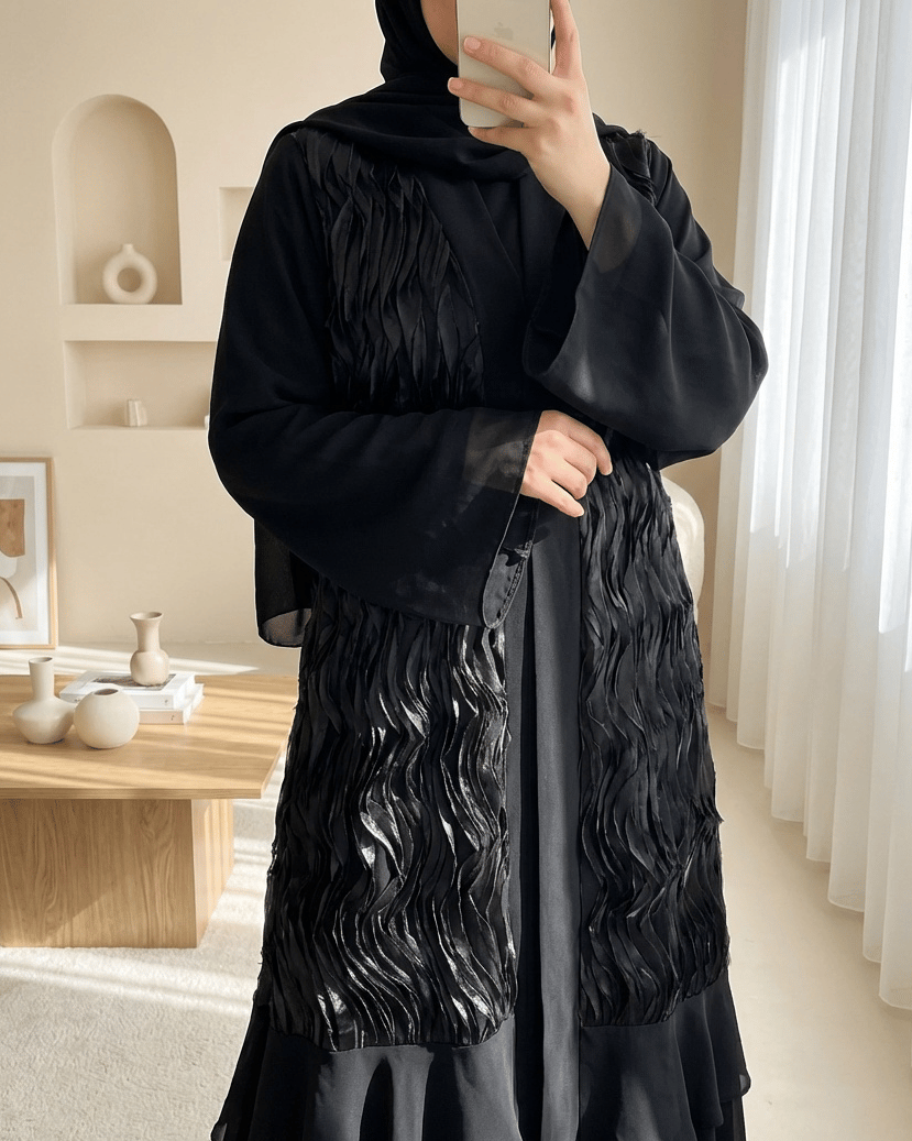 Önü Tül Detaylı Kemerli Eteği Katlı İkili Abaya Takım -Siyah