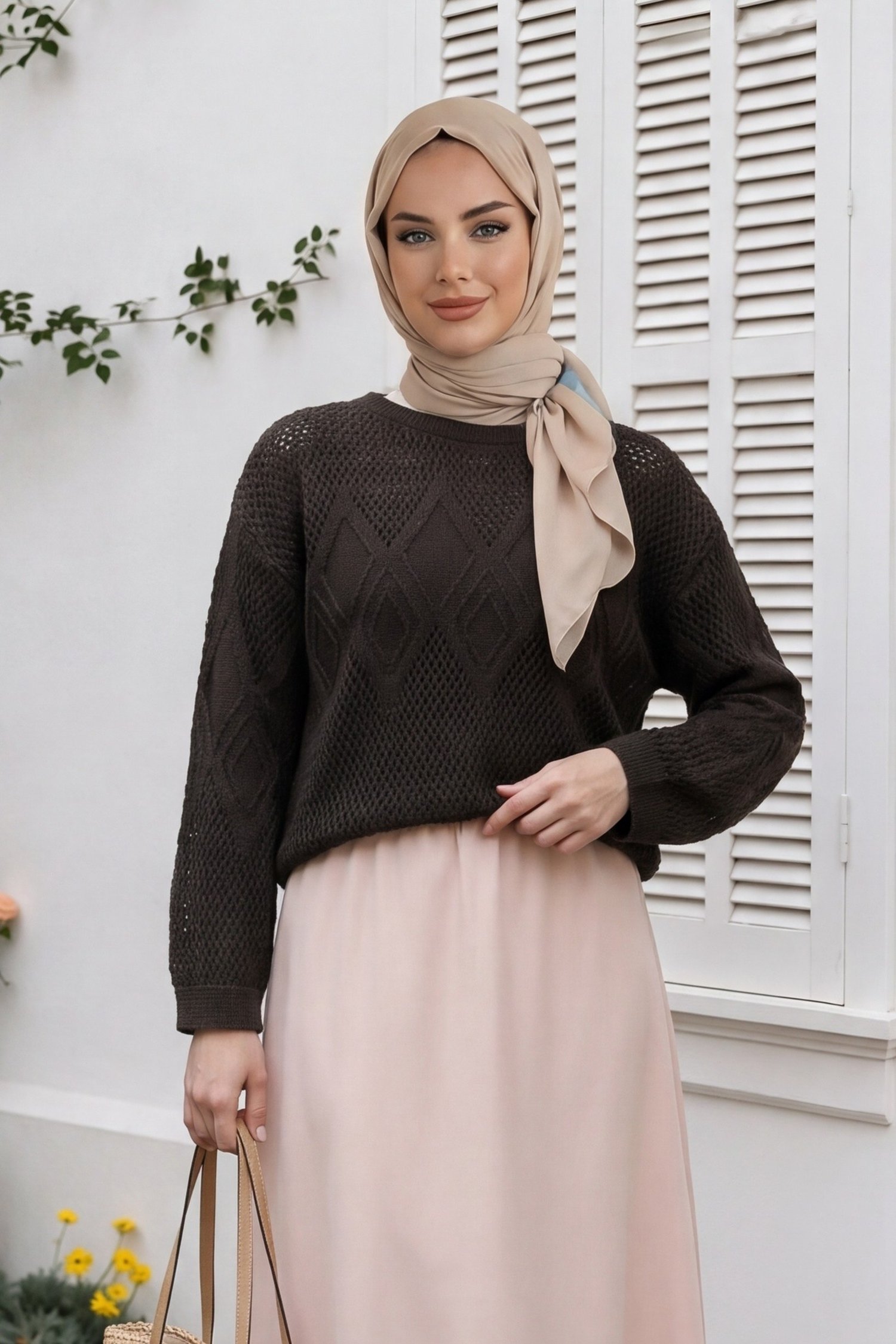 Önü Ve Kolları Desenli Ajurlu Triko Kazak -K. Kahve