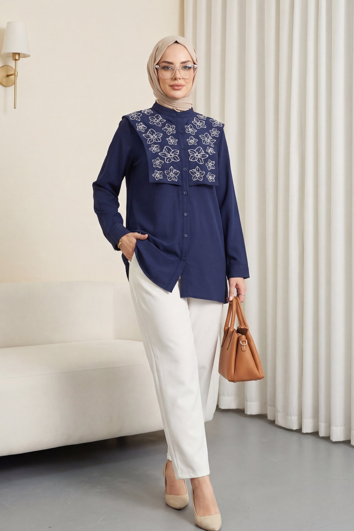Plastron Detaylı Nakışlı Poplin Gömlek -Laci