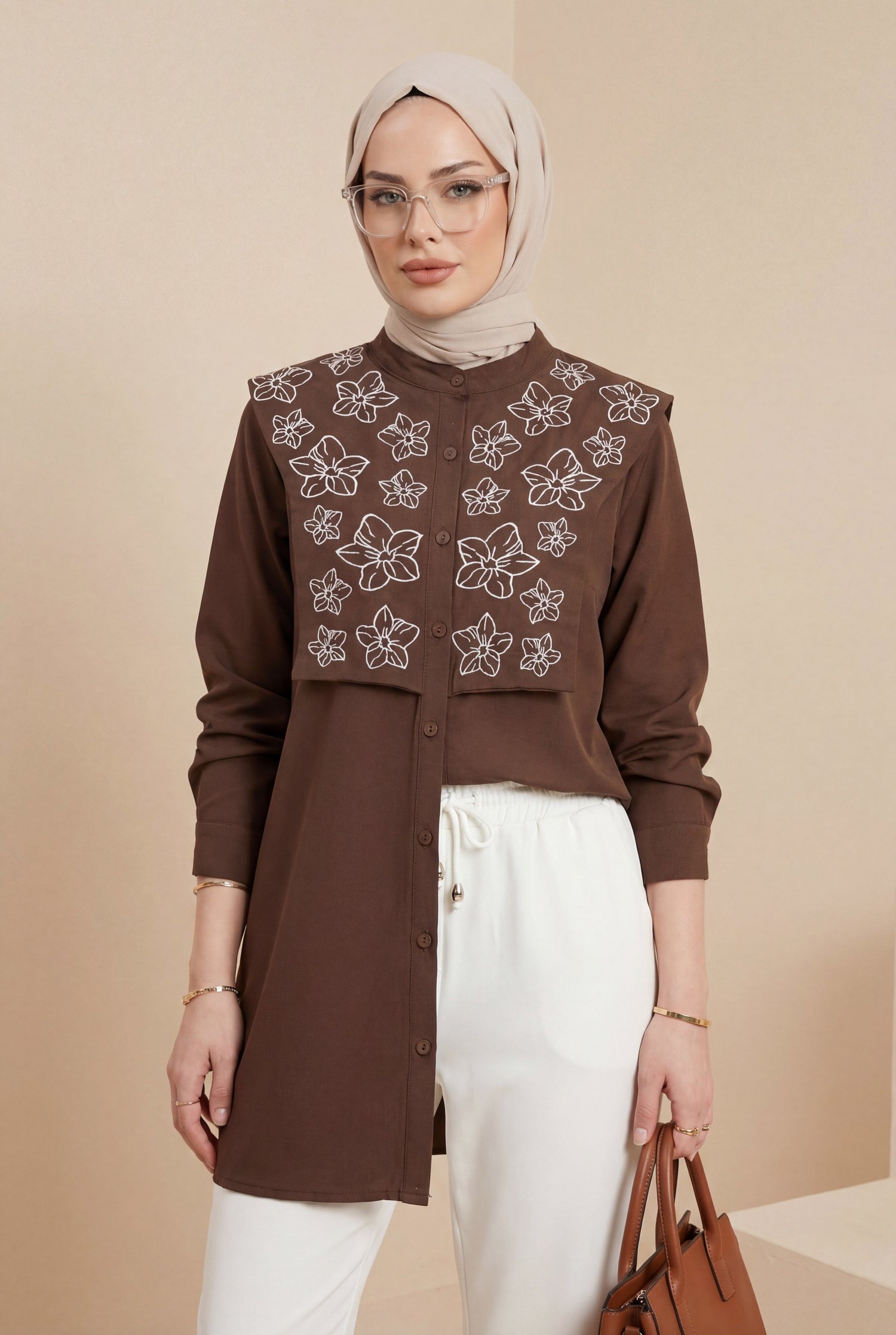Plastron Detaylı Nakışlı Poplin Gömlek -Kahve