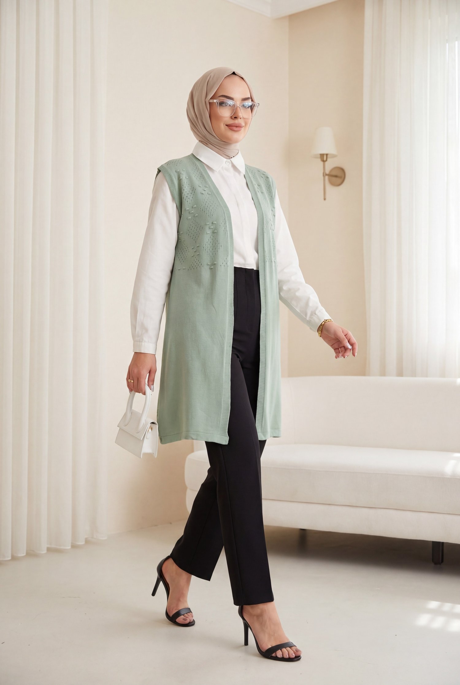 Ponpon Detaylı Ajurlu Triko Yelek -Mint