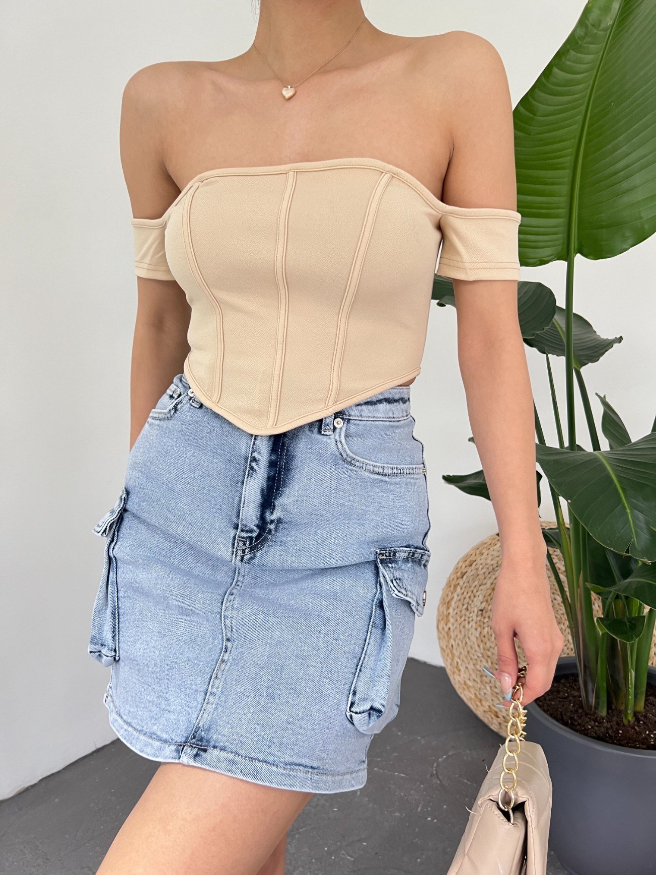 Sırt Fermuarlı Omuz Detaylı Korse Crop  -Bej