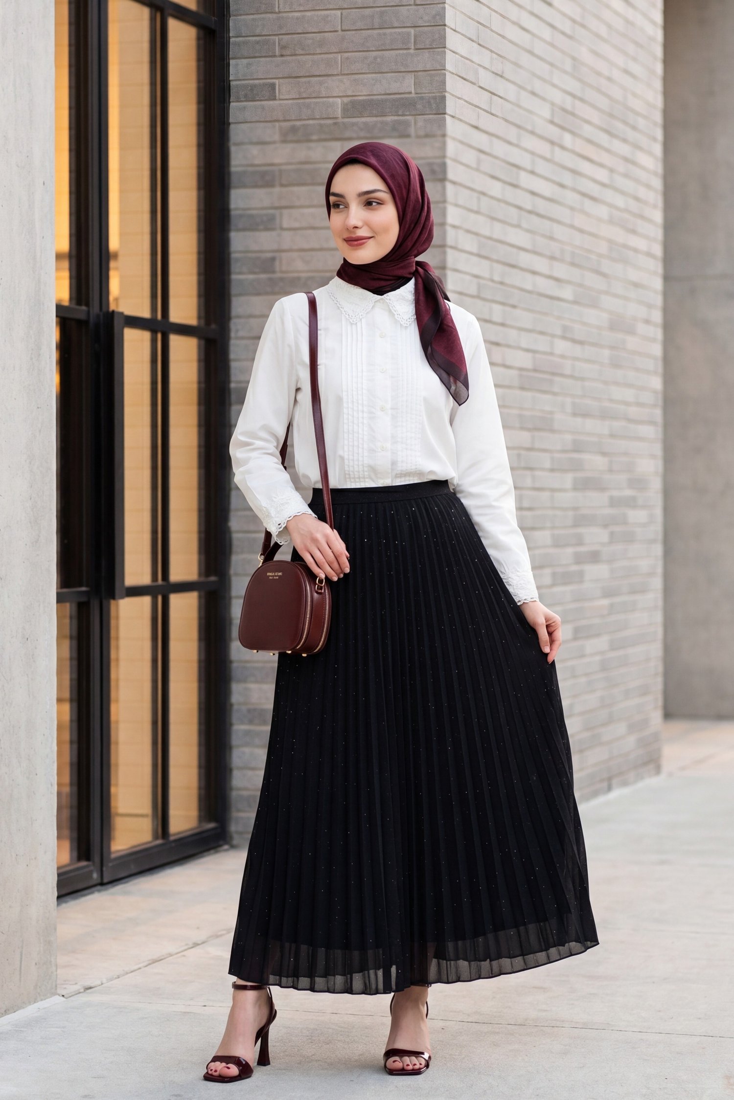 Taşlı Pliseli Etek -Siyah
