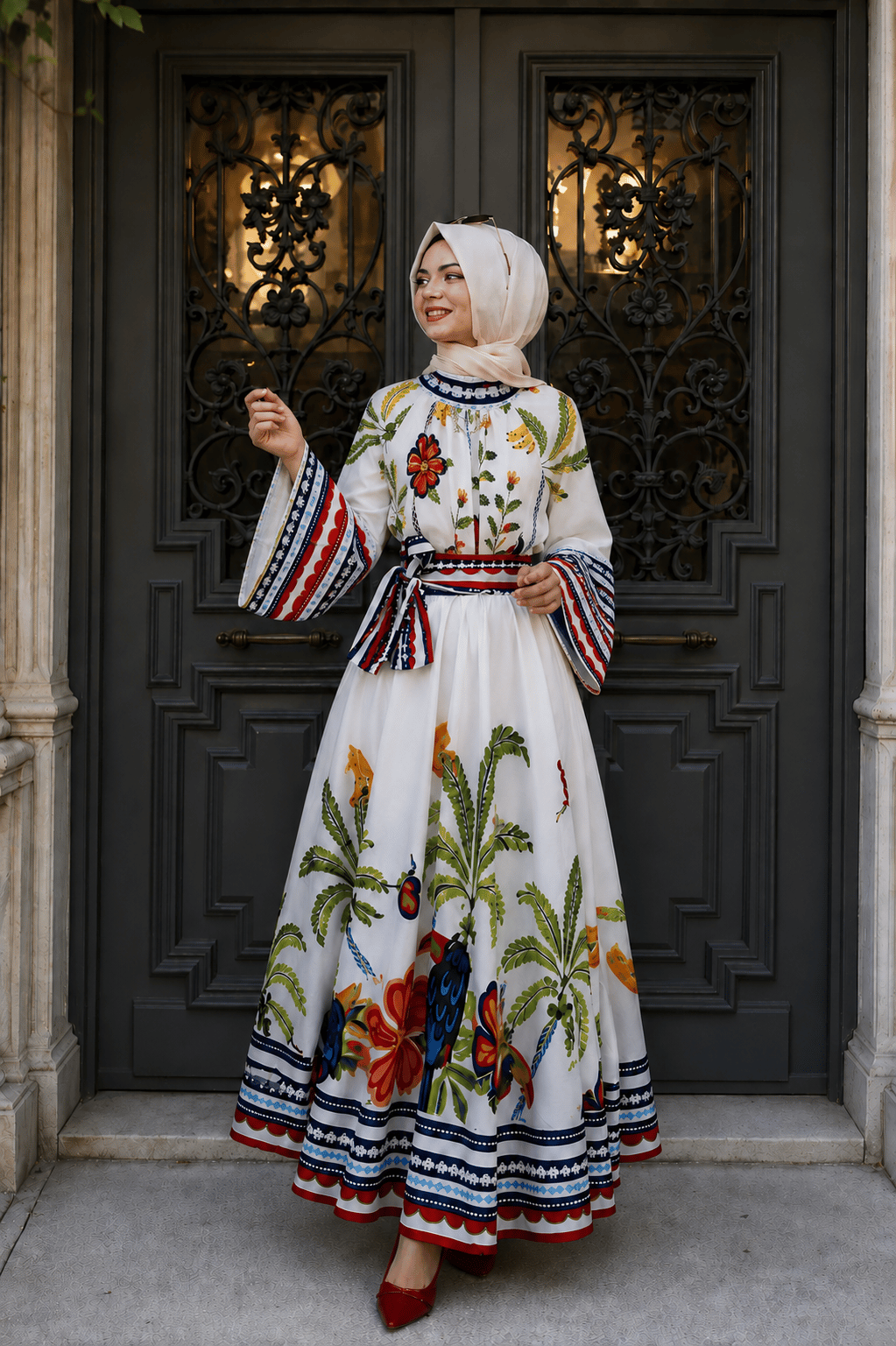Tropikal Desen Şık Bağcıklı Tunik- Beyaz