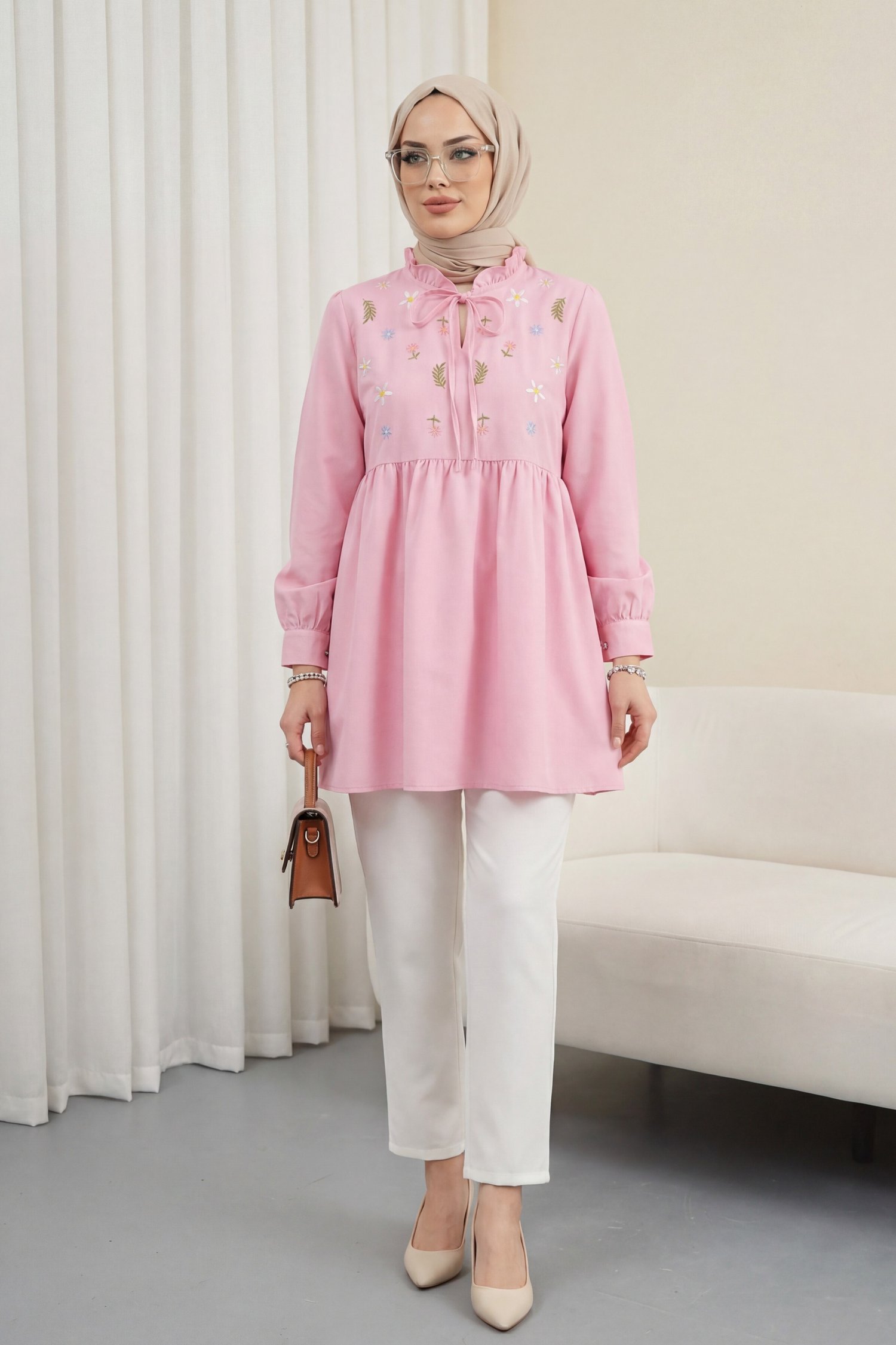 V Yaka Bağlamalı Yakası Fırfırlı Çiçek Nakışlı Poplin Tunik -Pembe