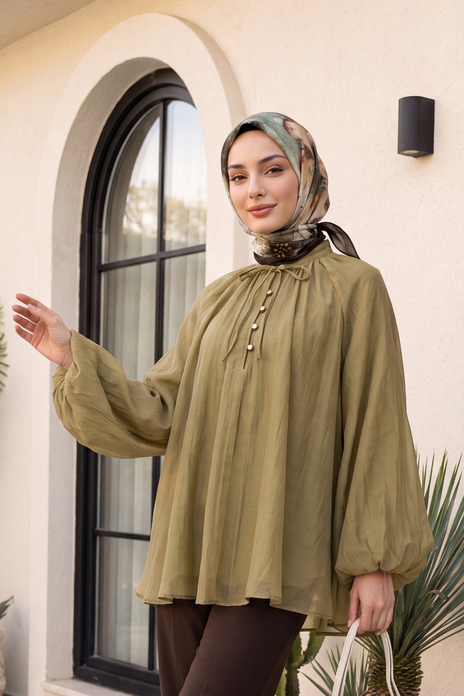 Yakası Bağlamalı Yarım Düğmeli Astarlı Oversize Tül Vual Bluz -Yağ Yeşili