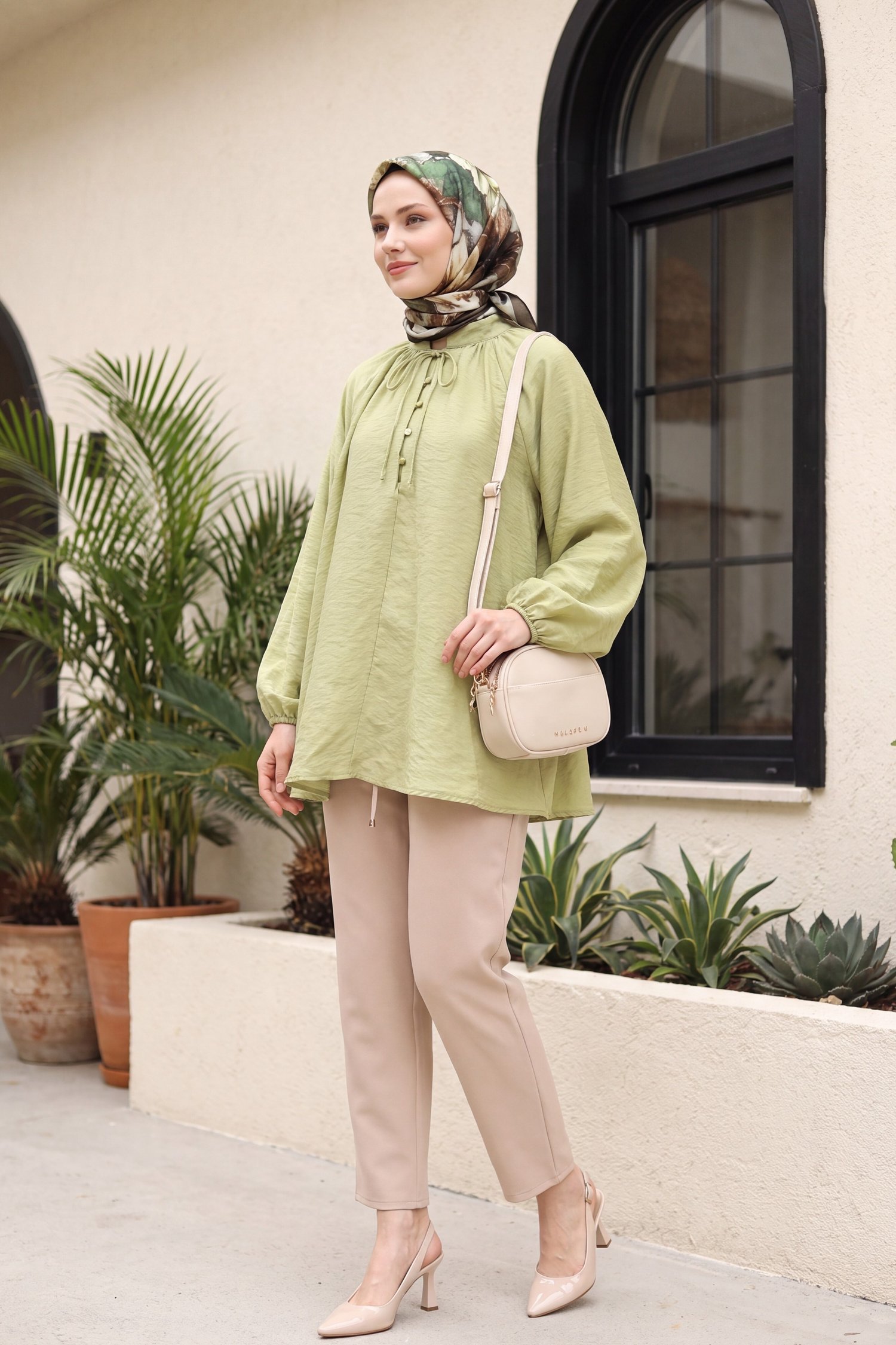 Yakası Bağlamalı Yarım Düğmeli Astarlı Oversize Tül Vual Bluz -Çağla Yeşili