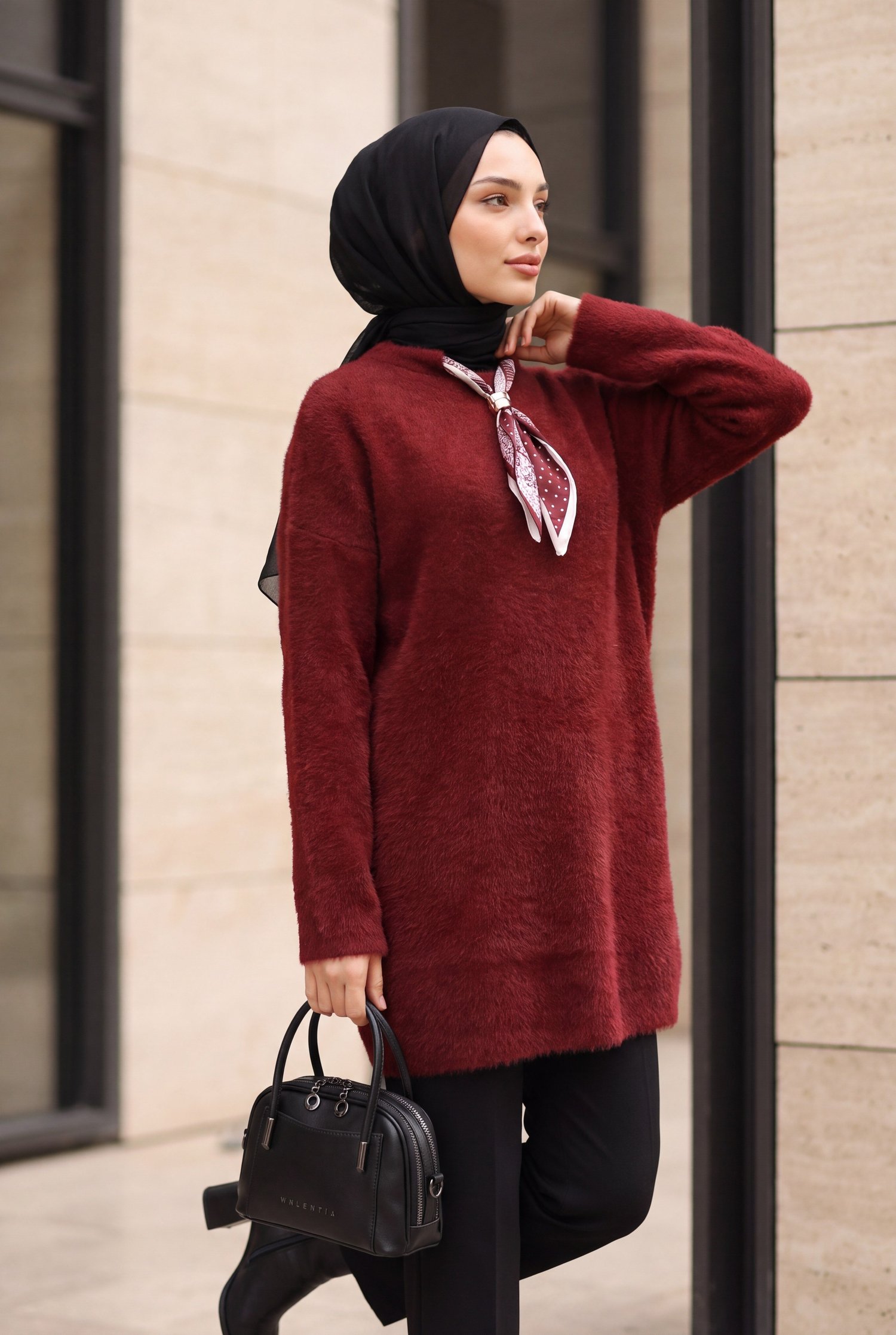 Yakası Fular Detaylı Yumoş Triko Tunik -Bordo