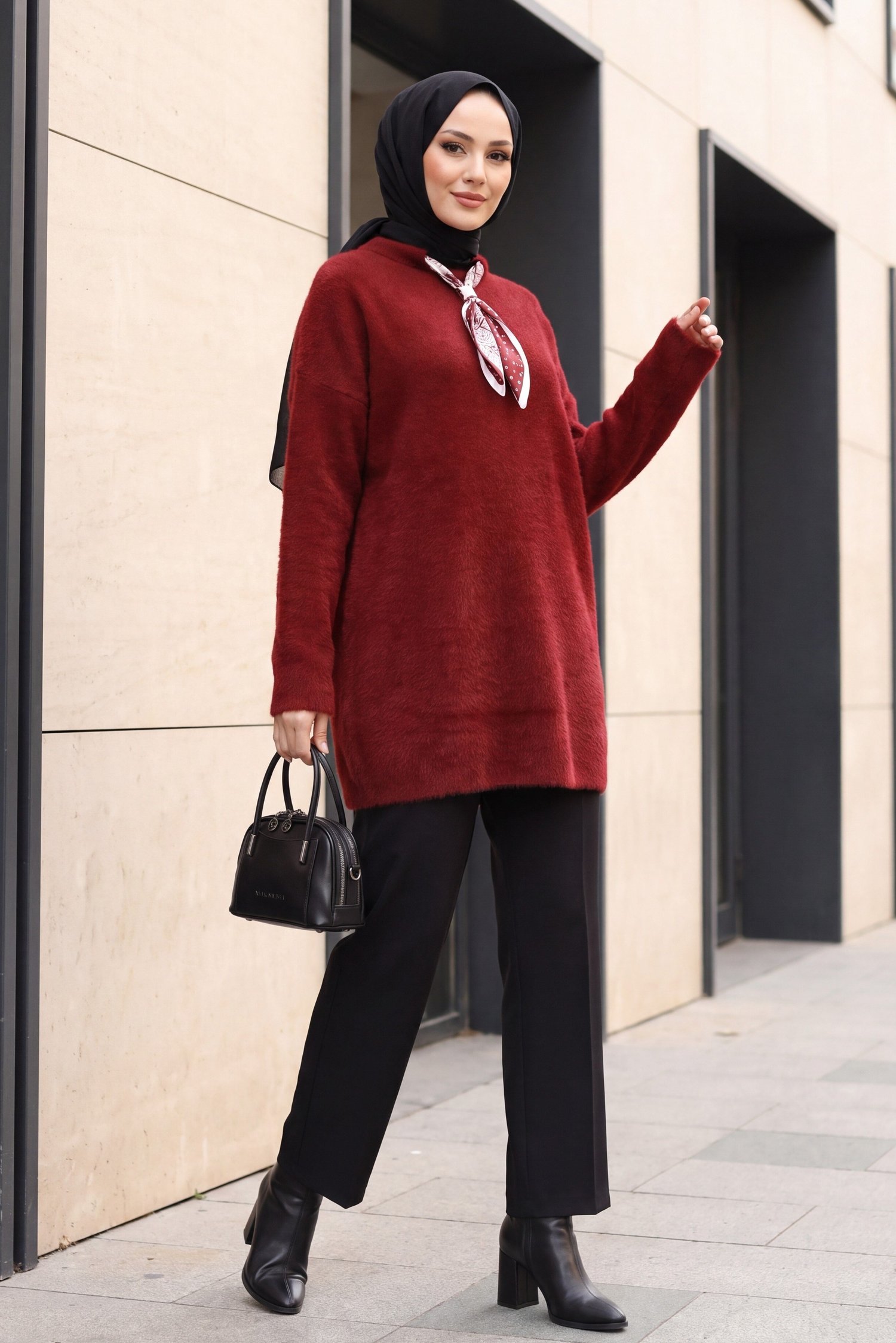 Yakası Fular Detaylı Yumoş Triko Tunik -Bordo