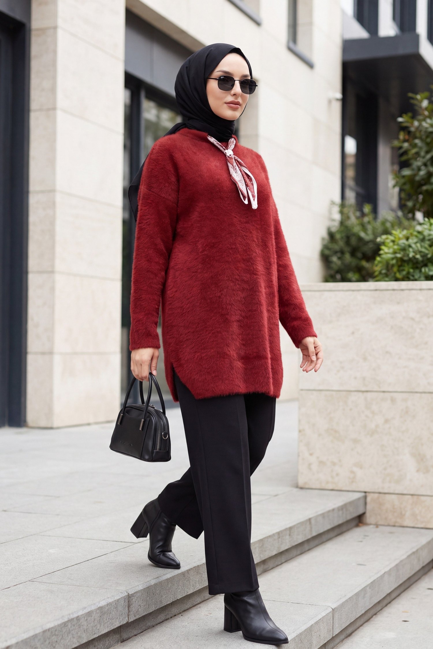 Yakası Fular Detaylı Yumoş Triko Tunik -Bordo