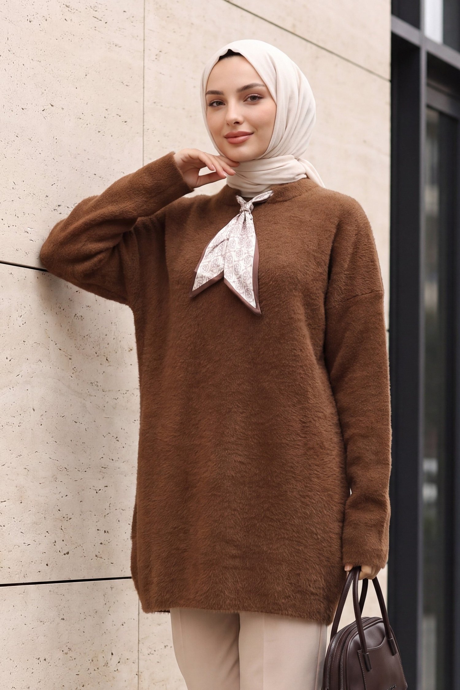 Yakası Fular Detaylı Yumoş Triko Tunik -Kahverengi