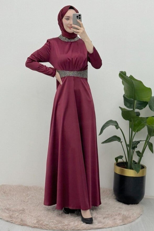 Yakası ve Beli Taş Detaylı Saten Abiye -Bordo