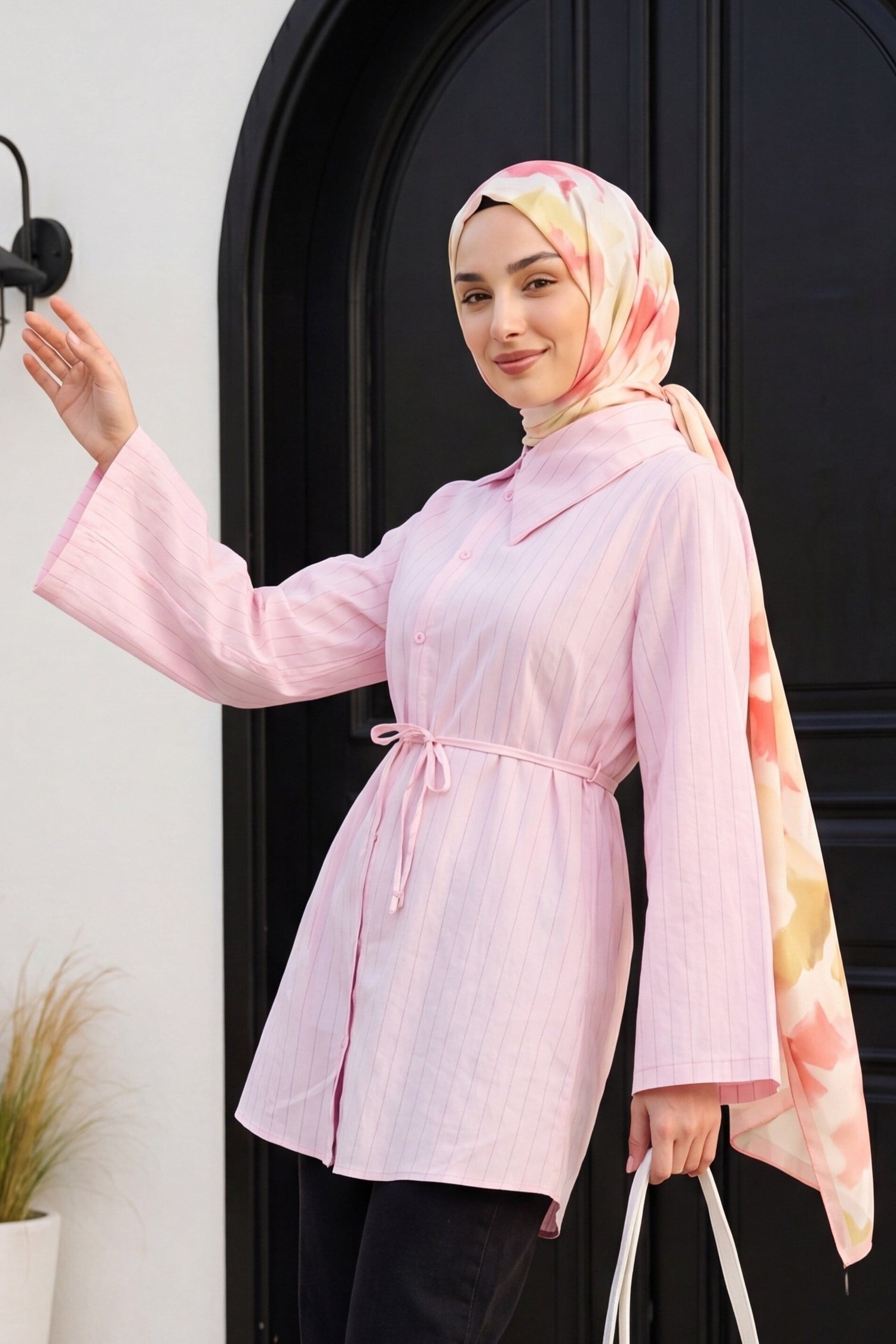 Yandan Yakalı Boydan Düğmeli Çizgili Bağcıklı Krinkıl Gömlek  -Pembe