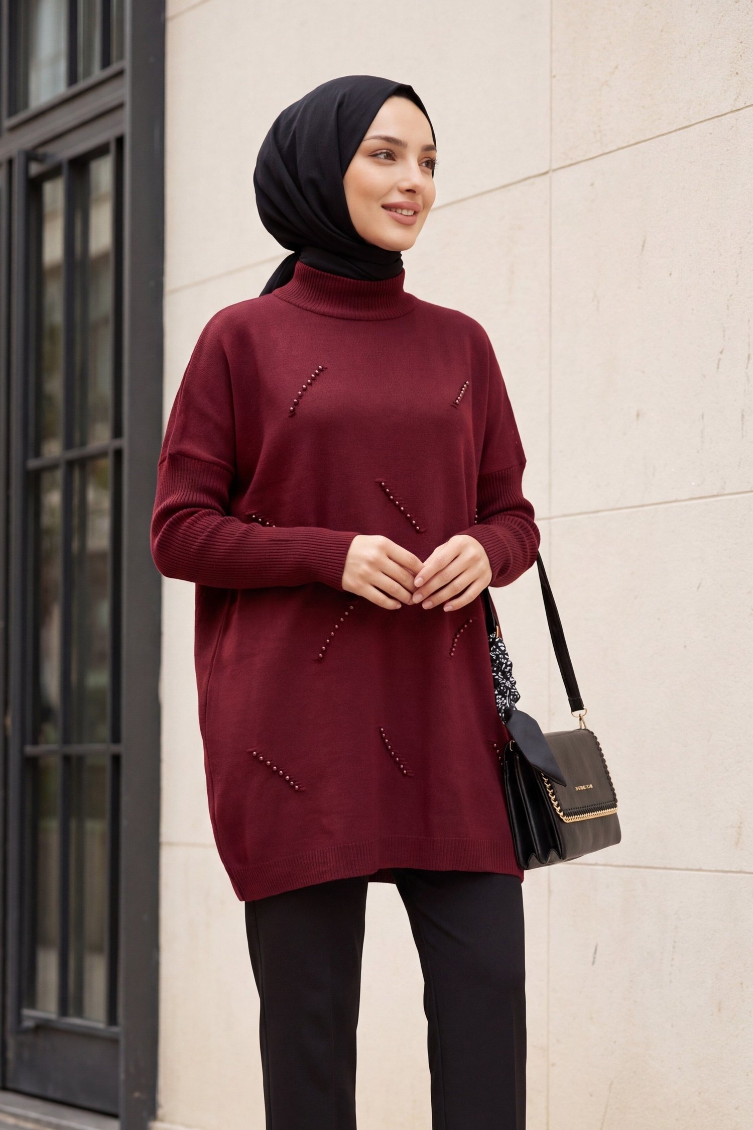 Yarım Boğazlı Sıralı İncili Salaş Triko Tunik -Bordo