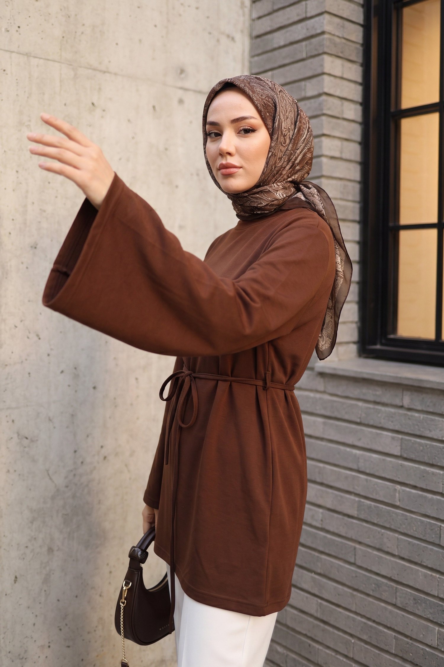 Yuvarlak Yaka Beli Bağlamalı Penye Tunik  -Kahverengi