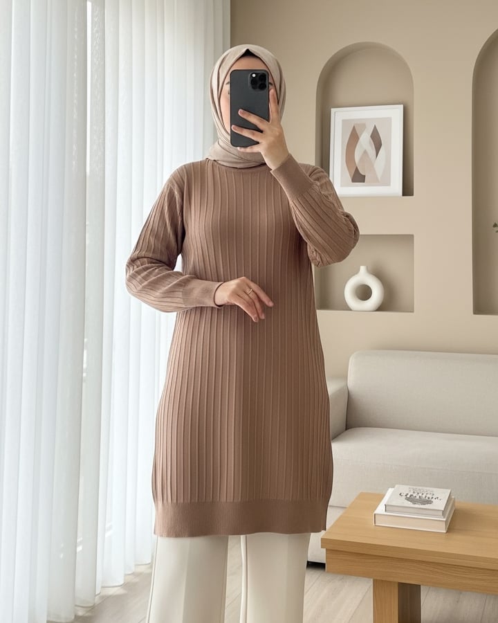 Yuvarlak Yaka İnce Çizgili Triko Tunik -Kahve