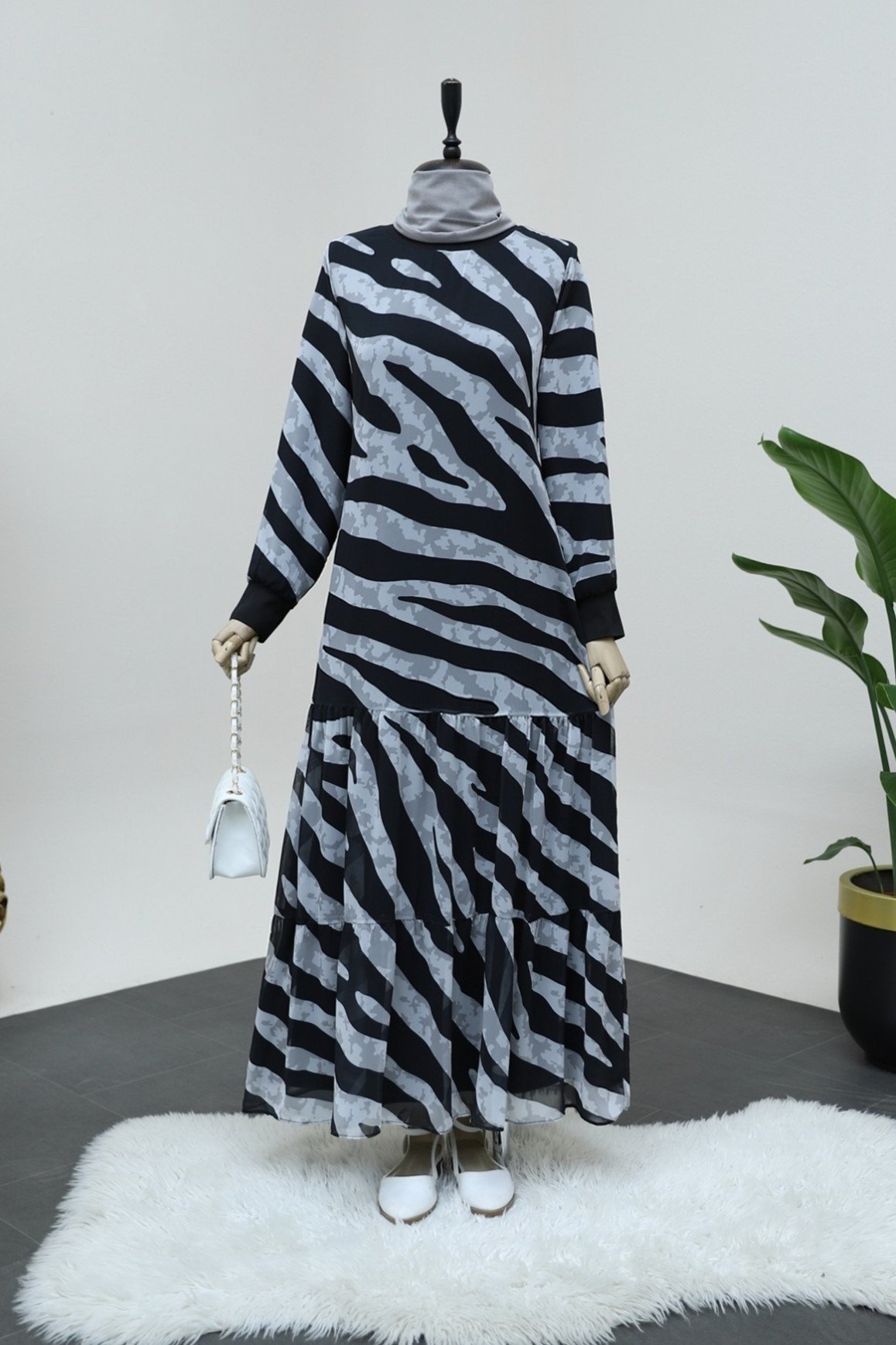 Zebra Desen Eteği Parçalı Astarlı Şifon Elbise -Siyah