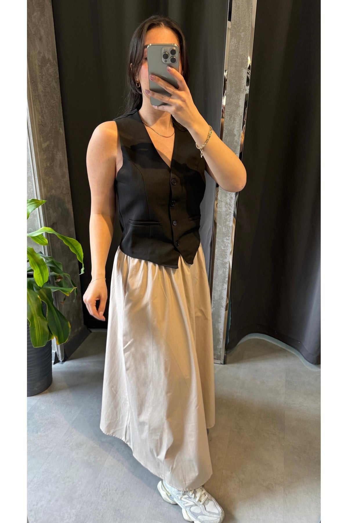 Kolsuz V Yaka Düğmeli Blazer Yelek