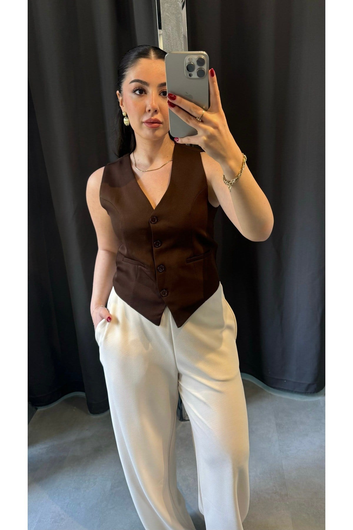 Kolsuz V Yaka Düğmeli Blazer Yelek