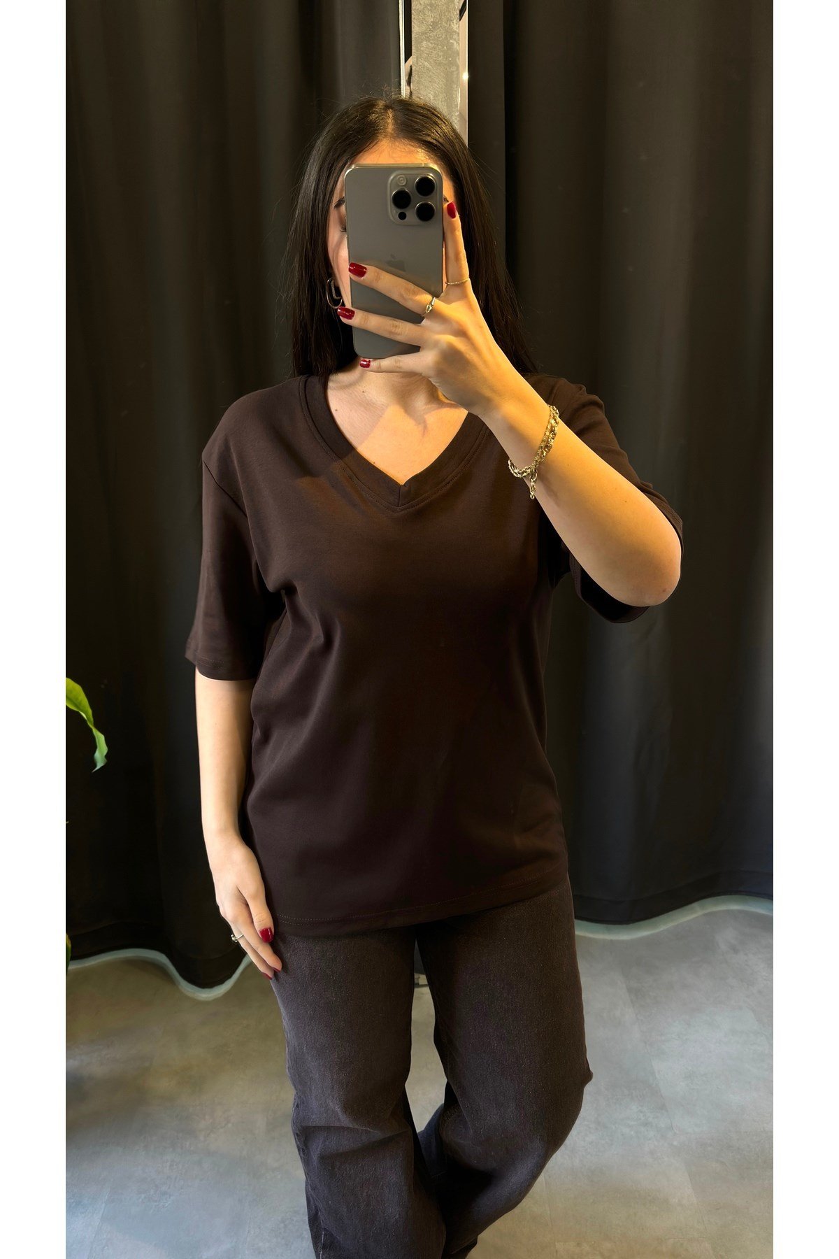 V Yaka Basic Tshirt