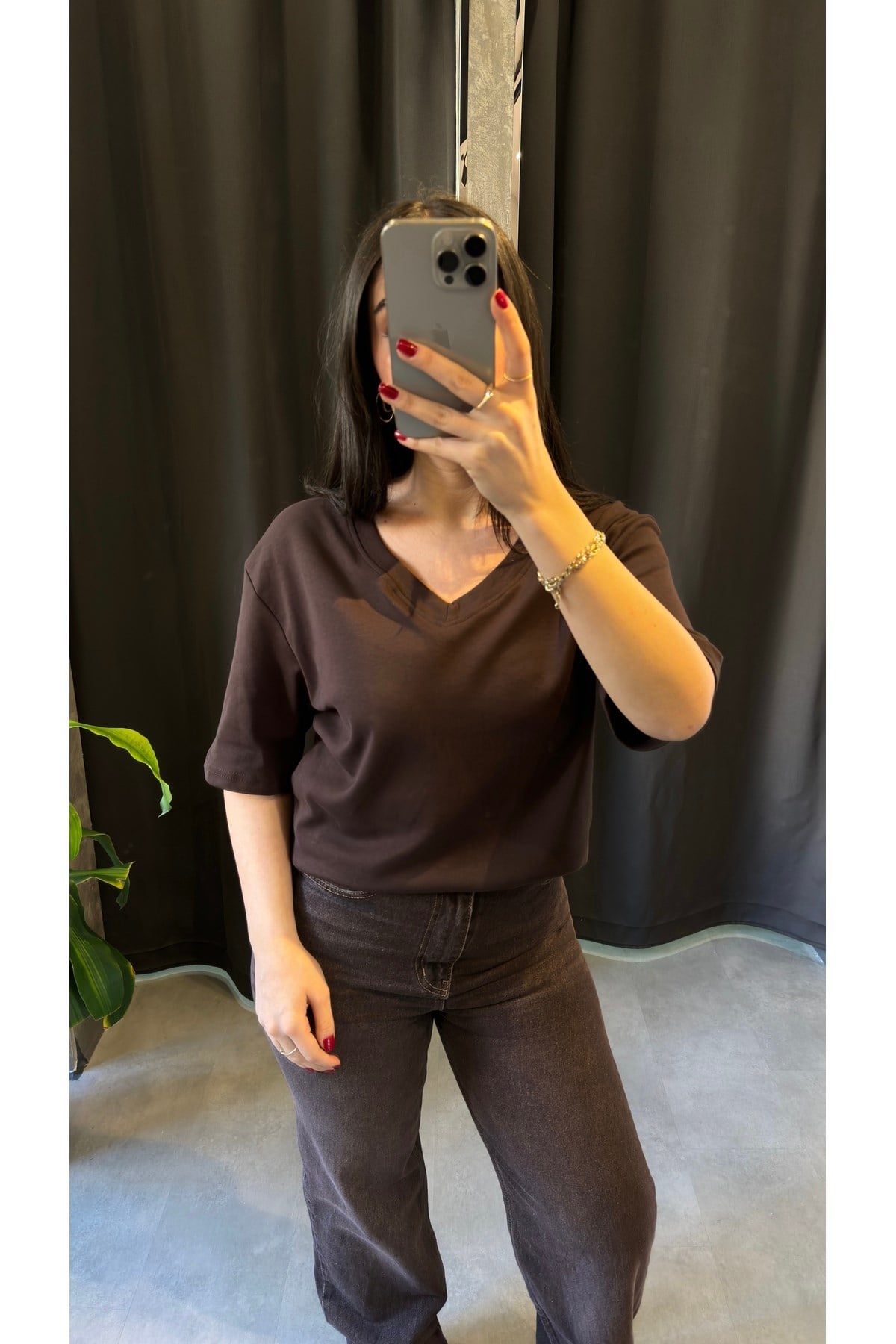 V Yaka Basic Tshirt