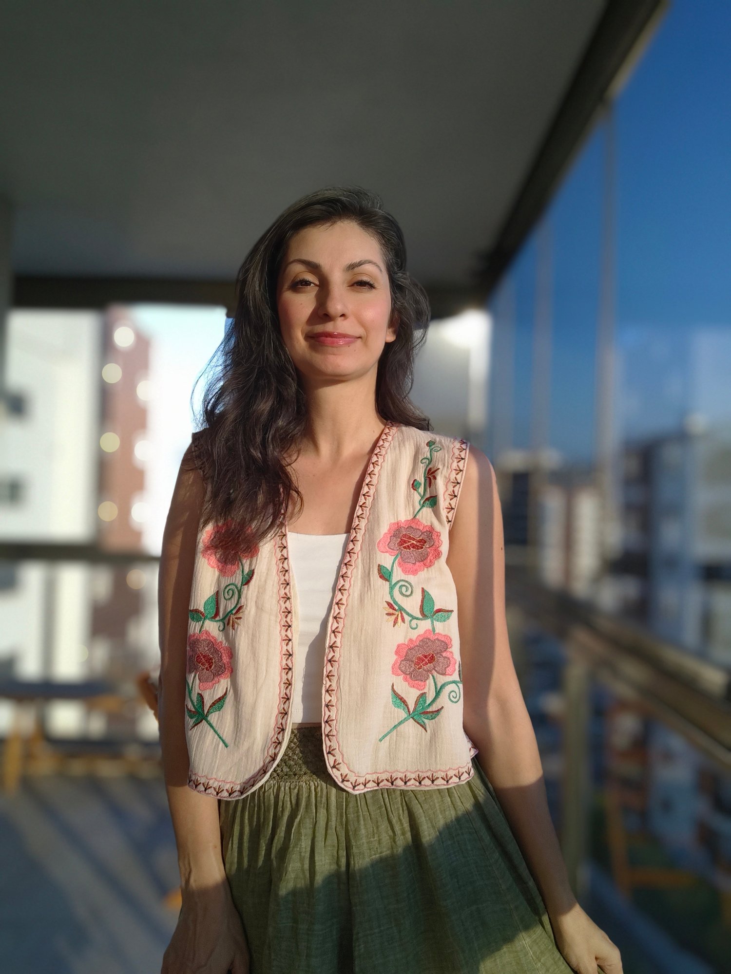 Cicek Nakışlı Krem Yelek