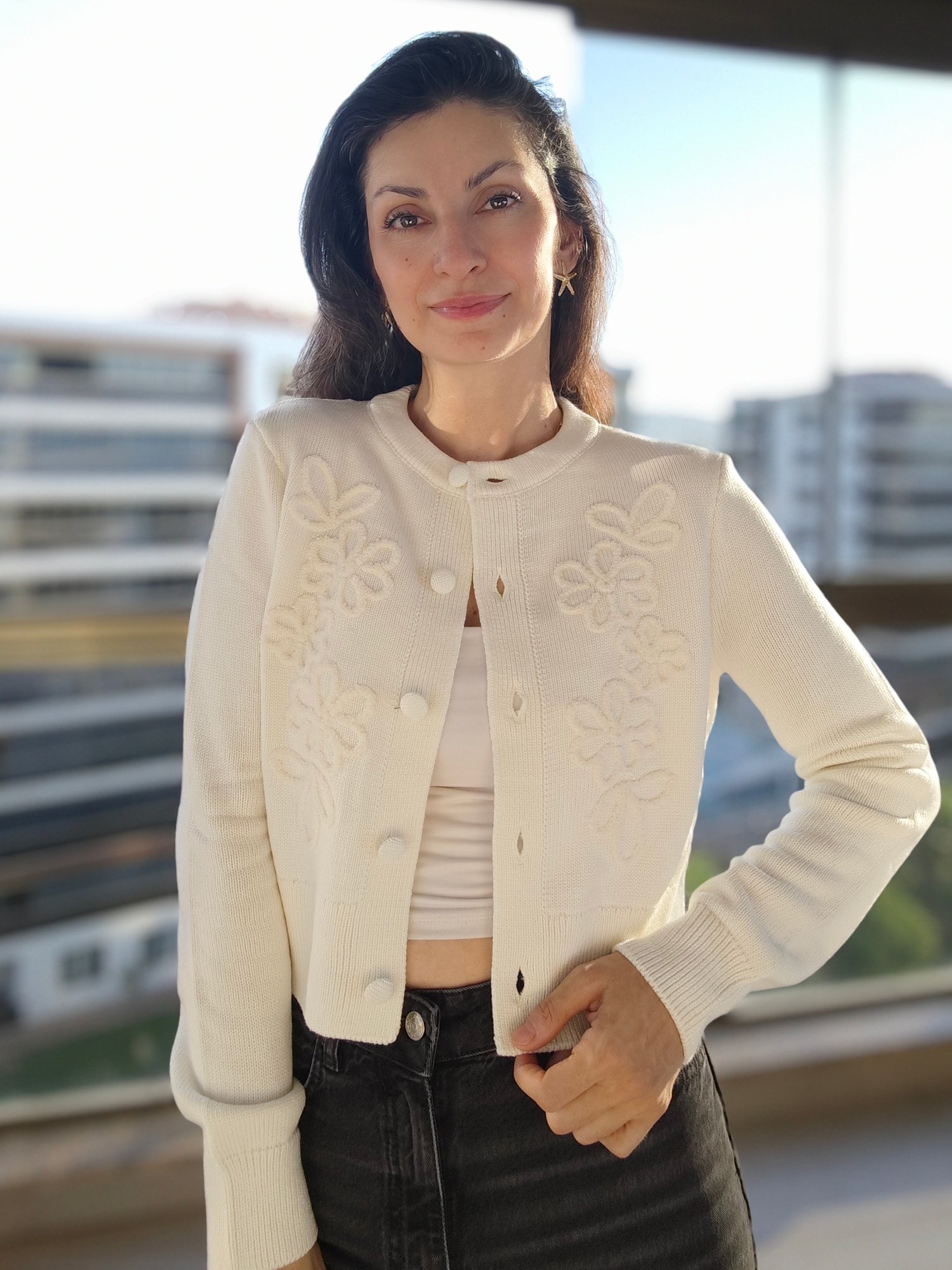 İsleme Detaylı Hırka Ekru
