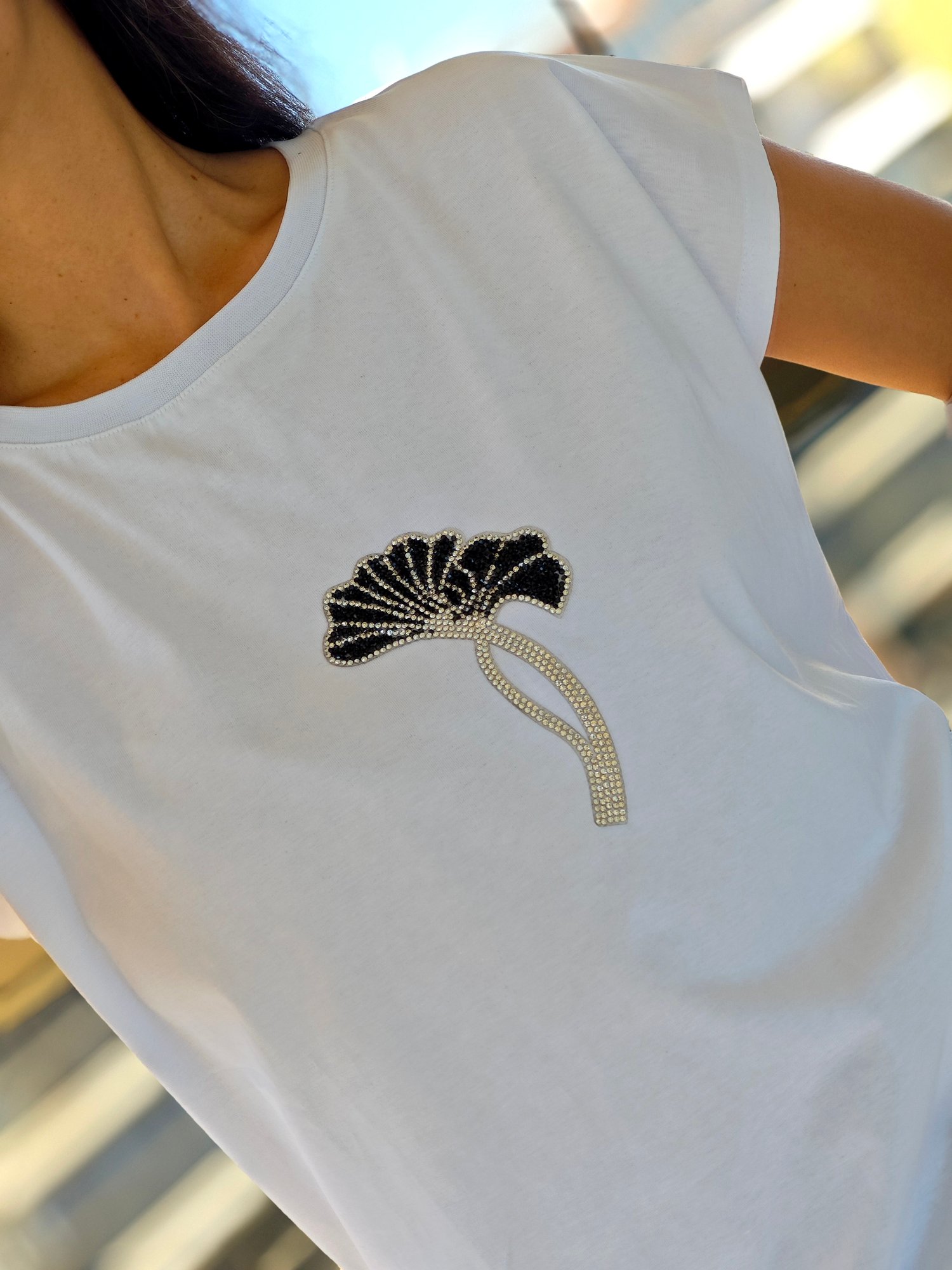 Taş Detaylı Tshirt Beyaz