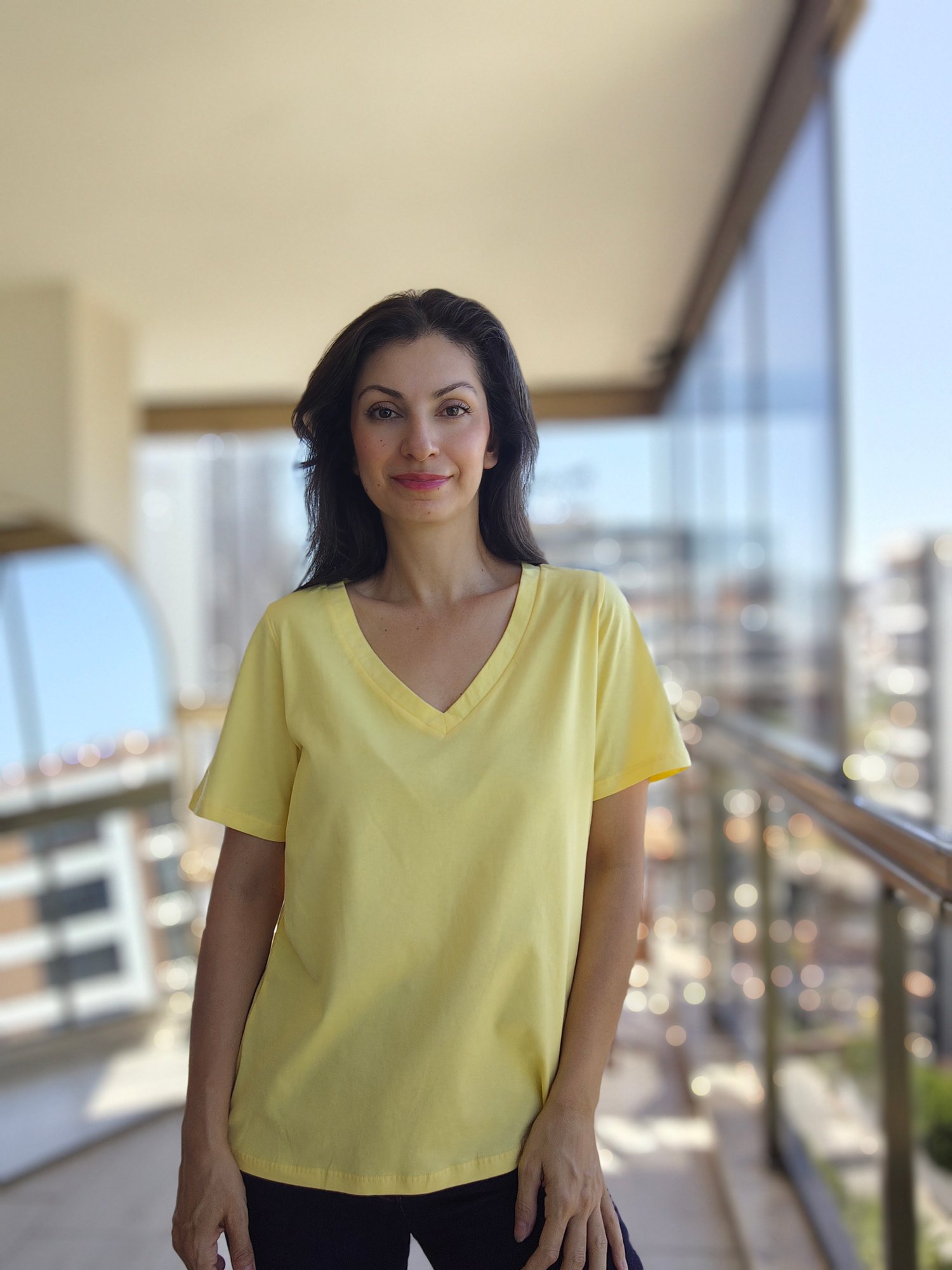 V YAKA TSHİRT Sarı
