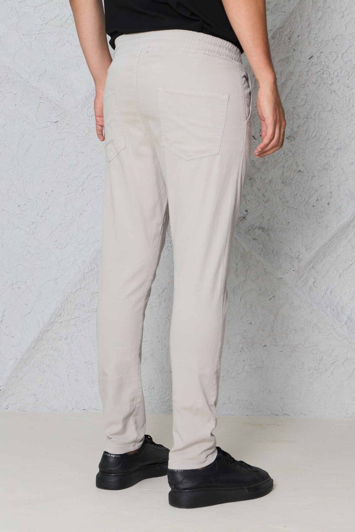 Erkek Krem Jogger Pantolon – Rahat Kesim, Bağcıklı, Mevsimlik Günlük Kullanım