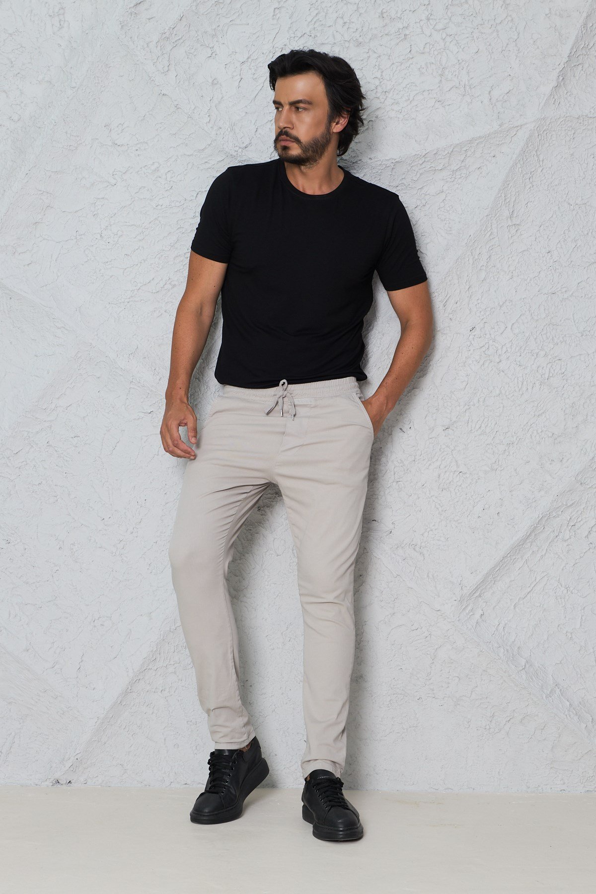 Erkek Krem Jogger Pantolon – Rahat Kesim, Bağcıklı, Mevsimlik Günlük Kullanım