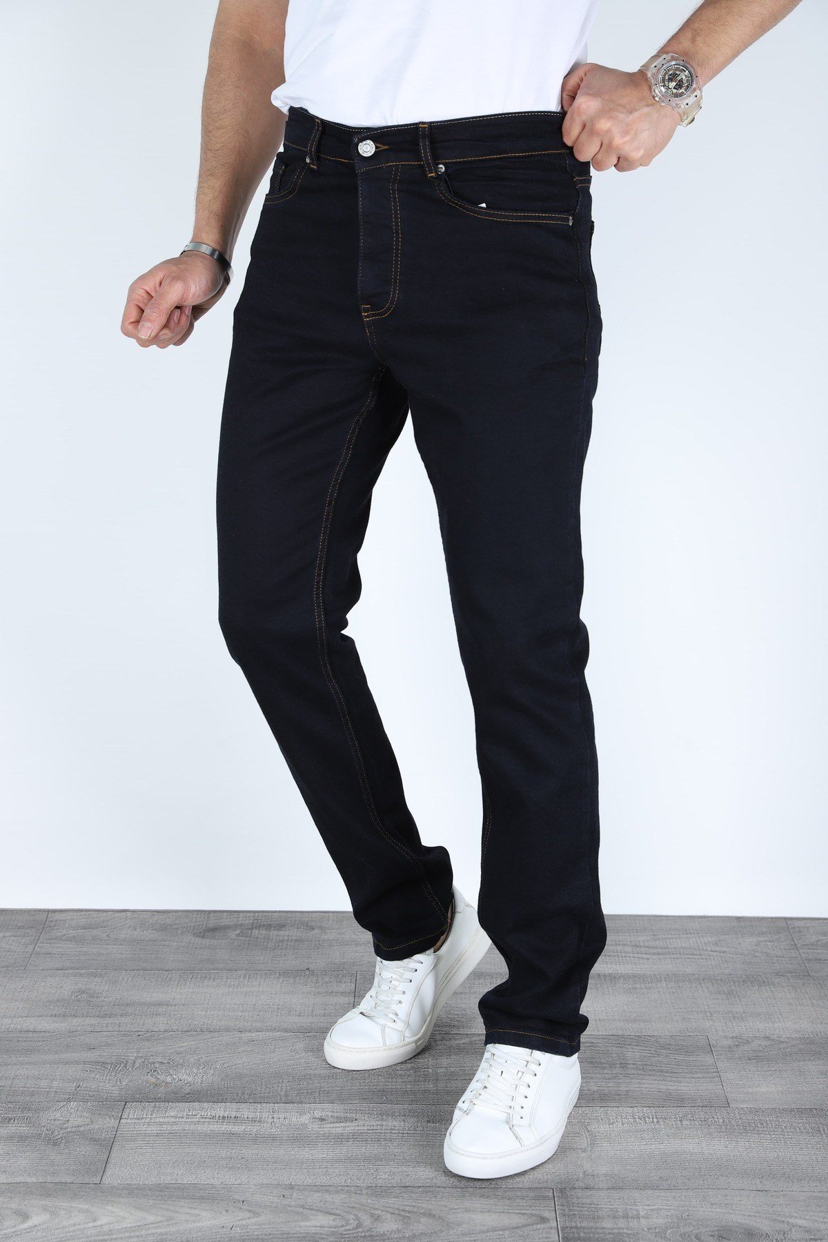 Erkek Regular Fit Yıkamasız Görünümlü Kot Pantolon