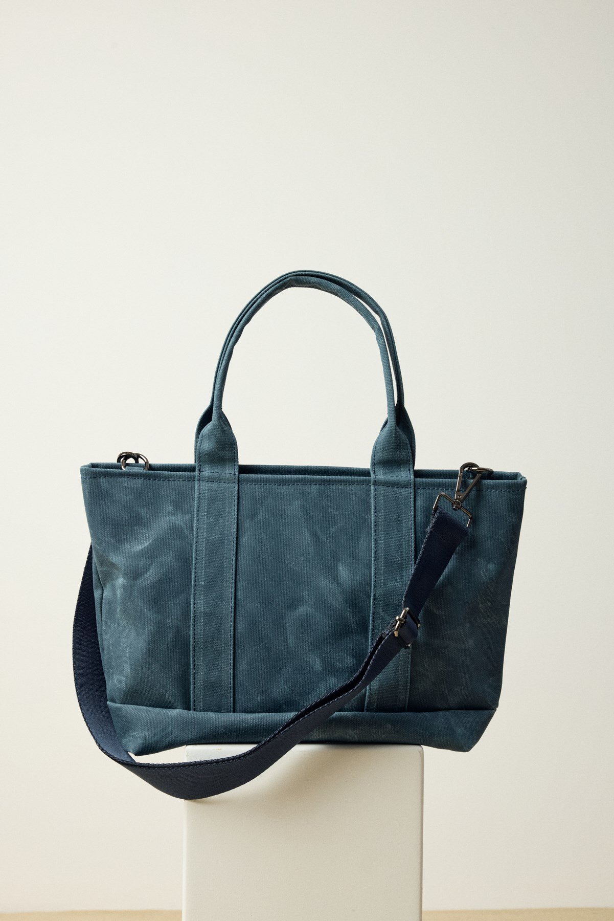 daily-tote-canta-petrol-mavisi-79e-0c.jpg